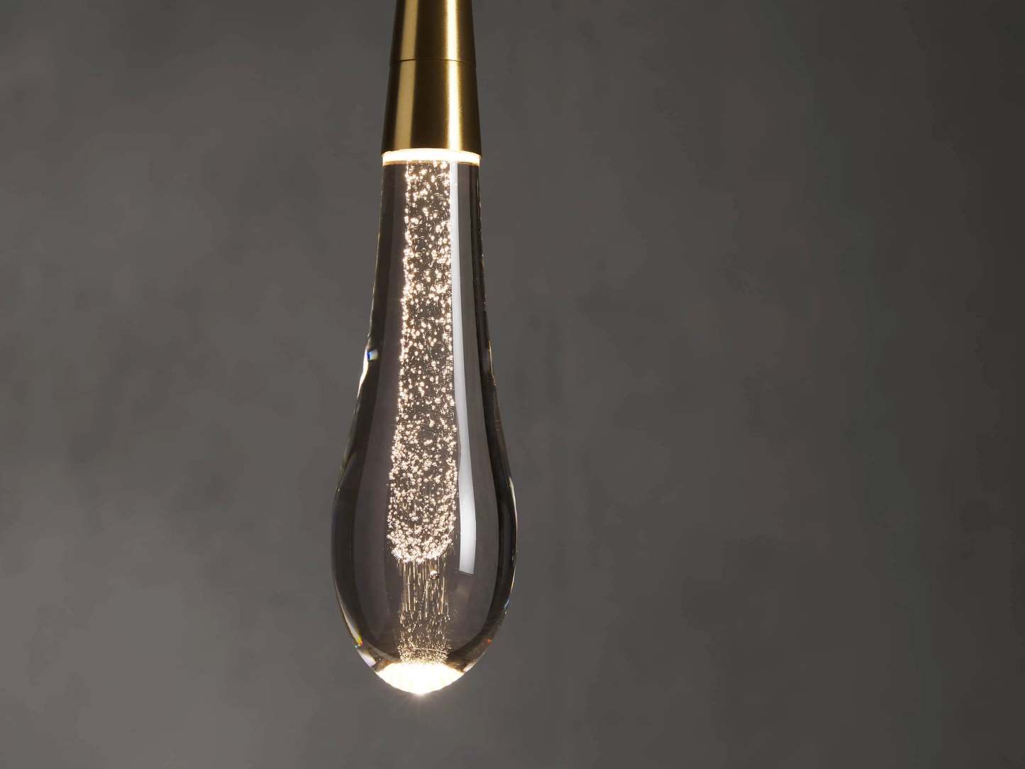 Solitaire Raindrop Pendant Light
