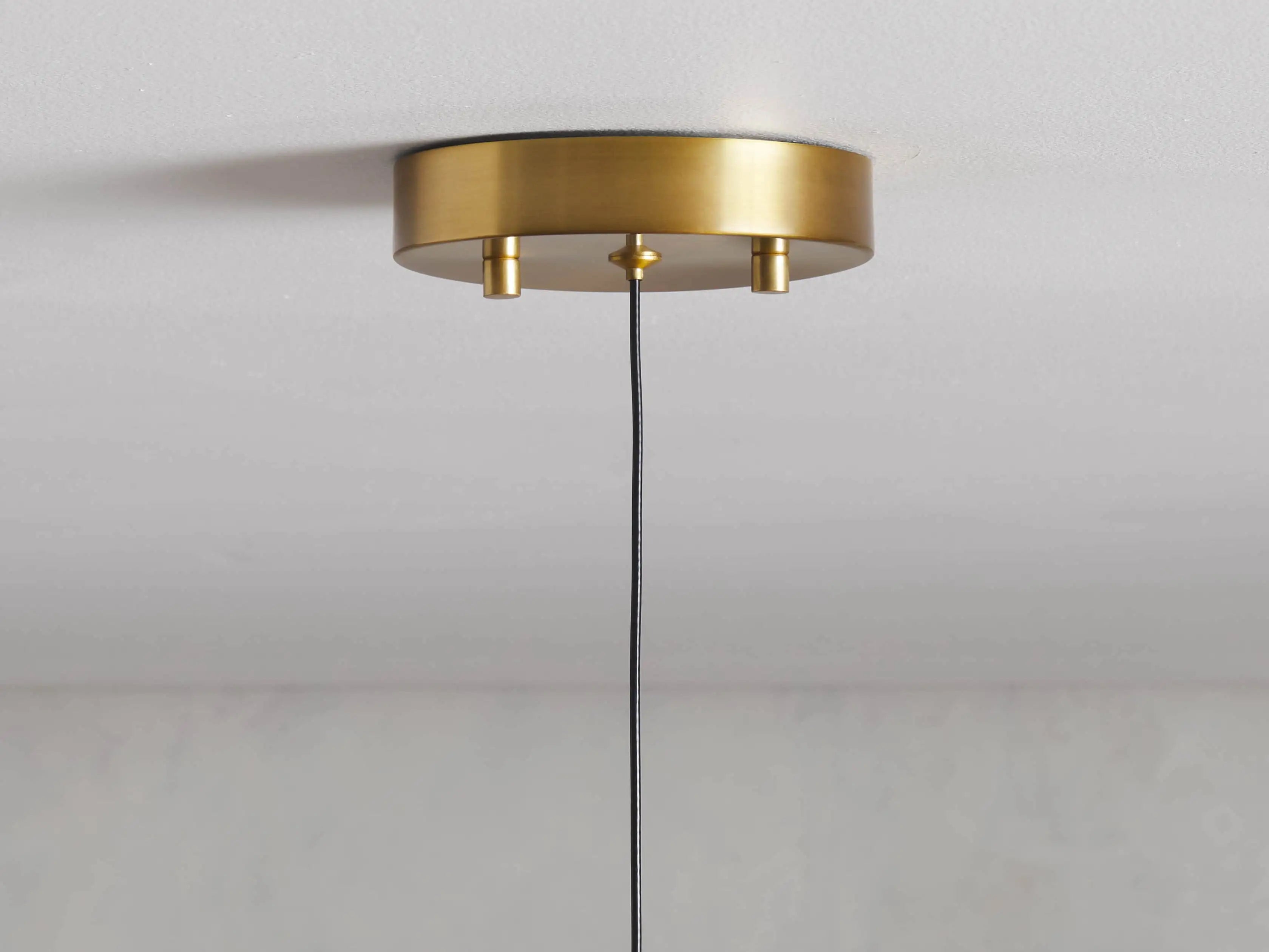 Solitaire Raindrop Pendant Light