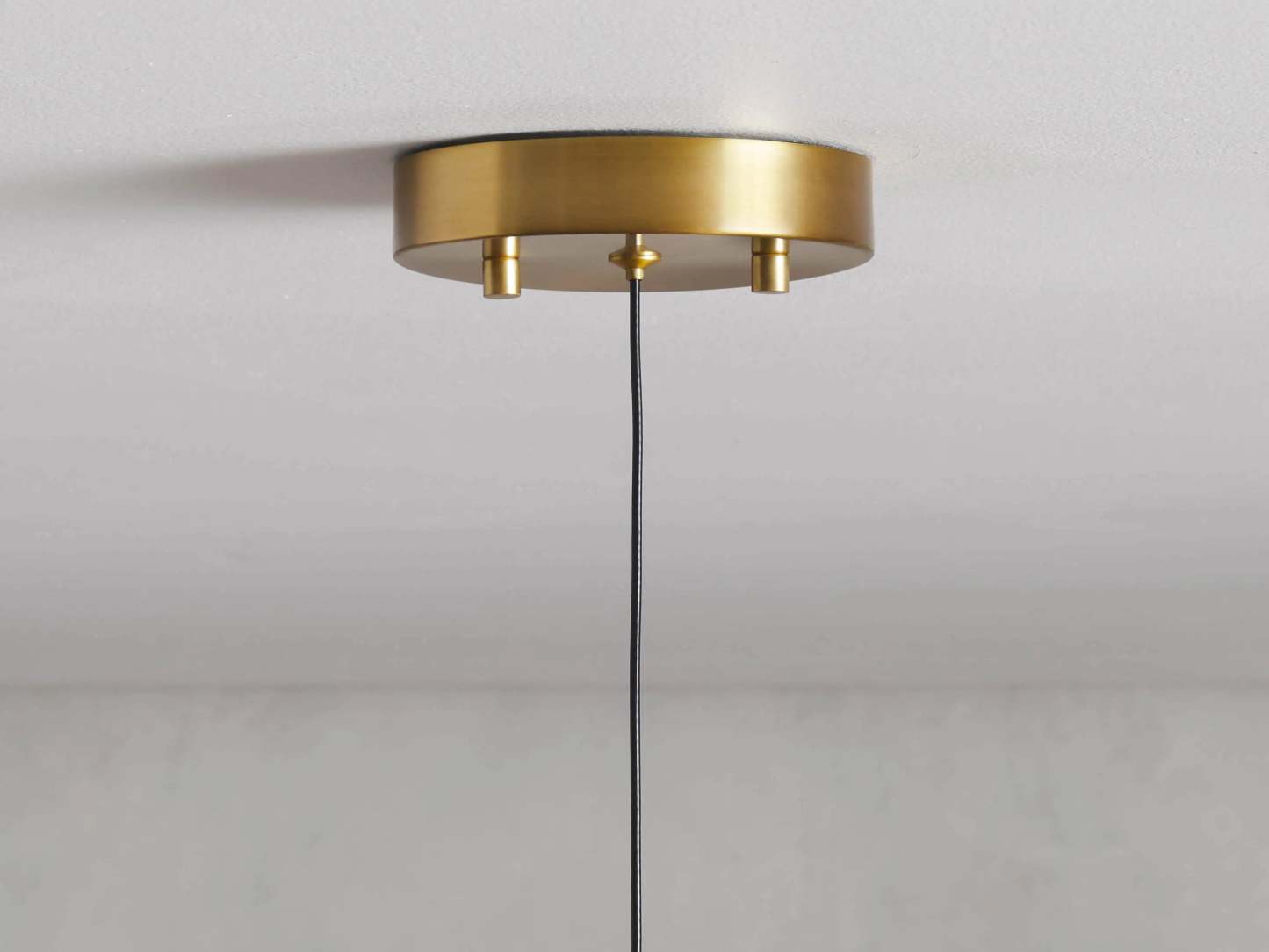 Solitaire Raindrop Pendant Light