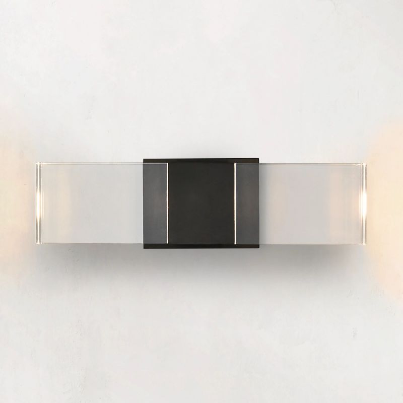 Serra Linear Sconce