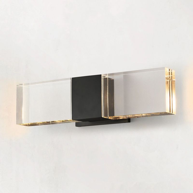 Serra Linear Sconce
