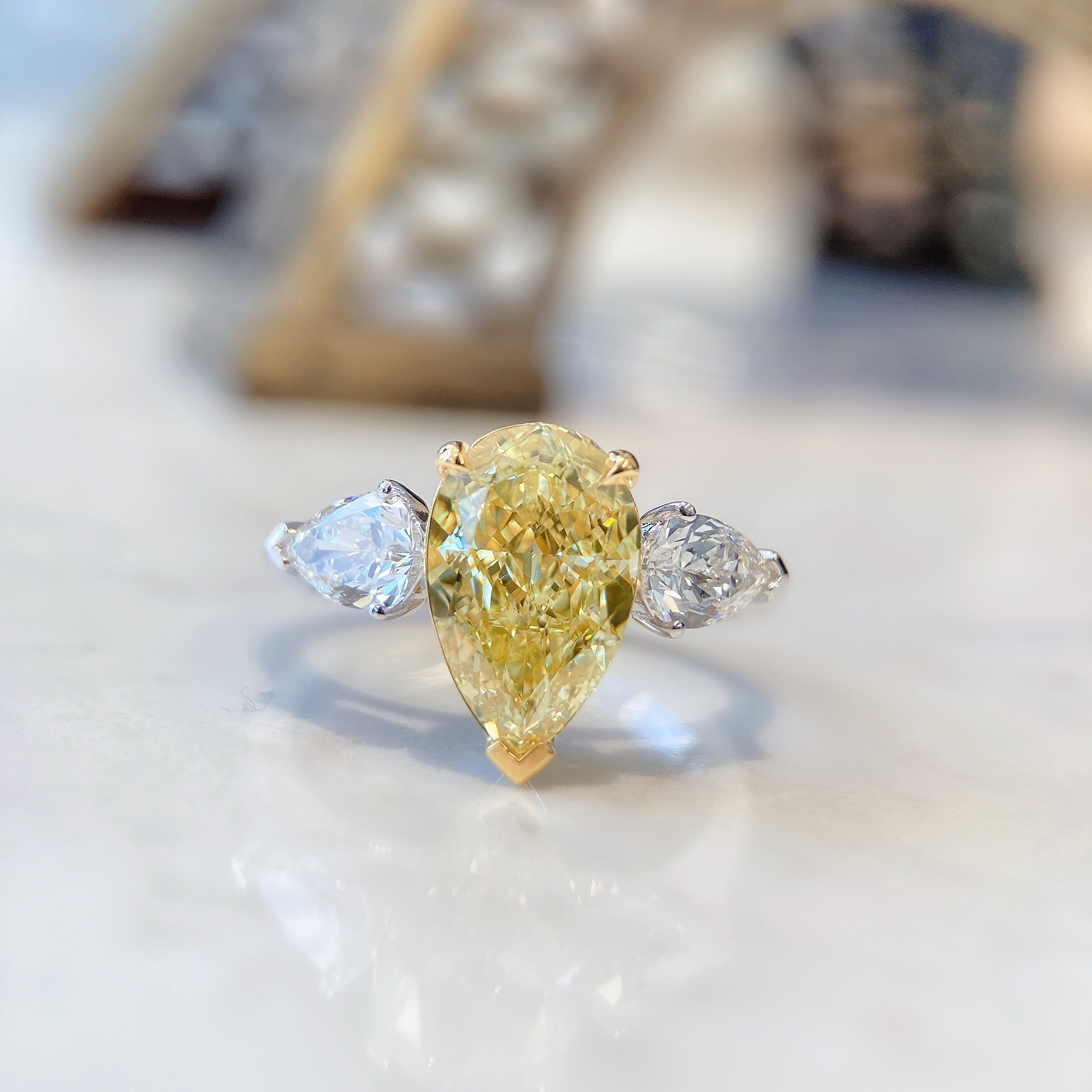 Classic Oval diamond ring