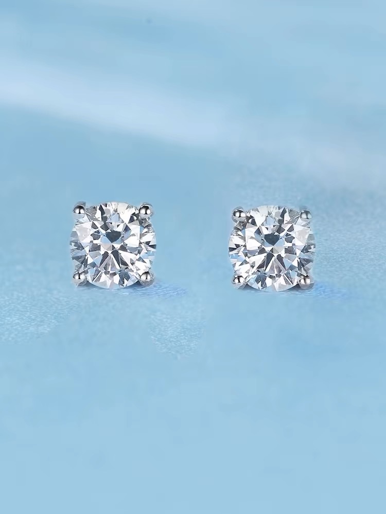 1 Carat (ctw) Diamond Stud Earring in 14k White or Yellow Gold Lab Grown Diamond.