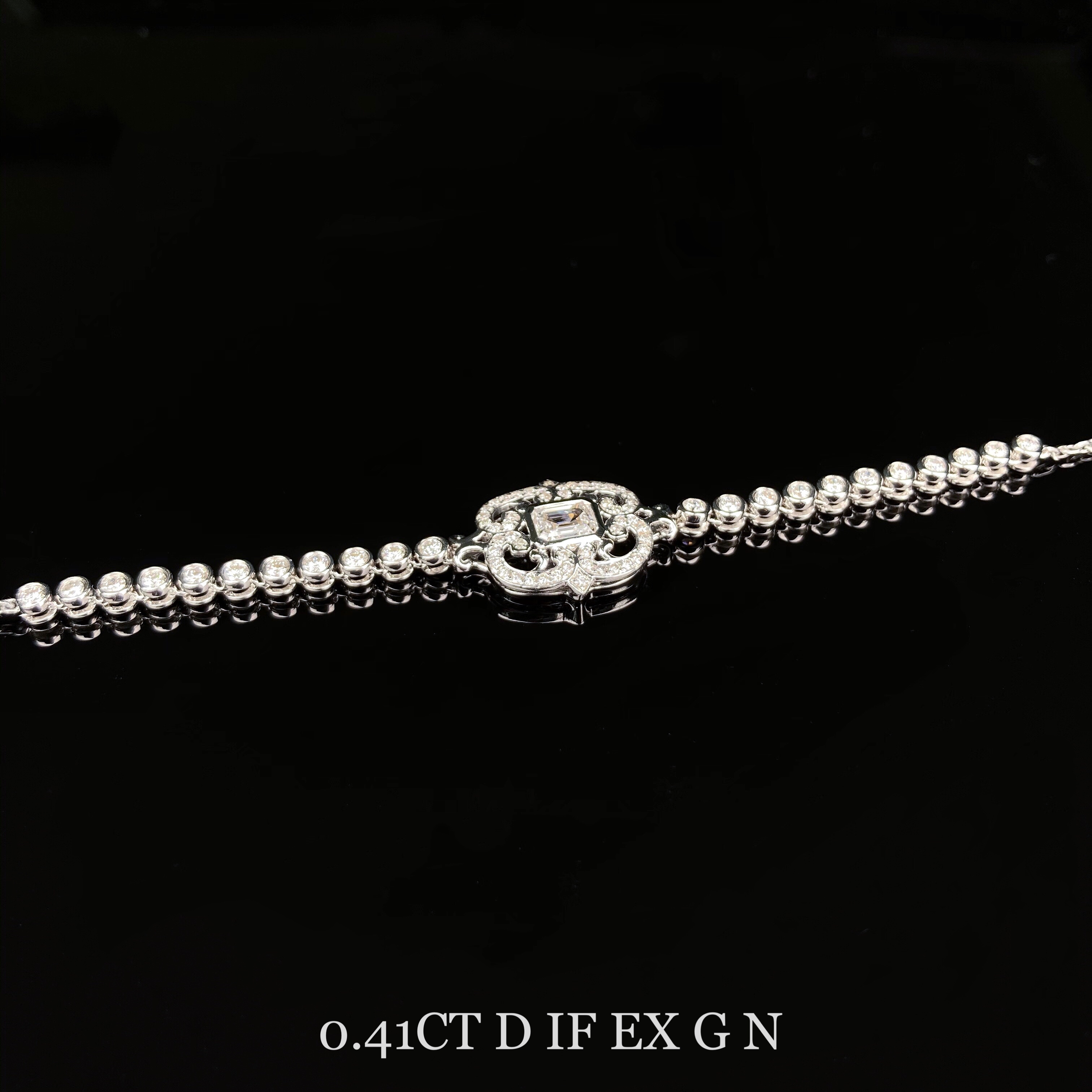 0.4ct emerald diamond bracelet