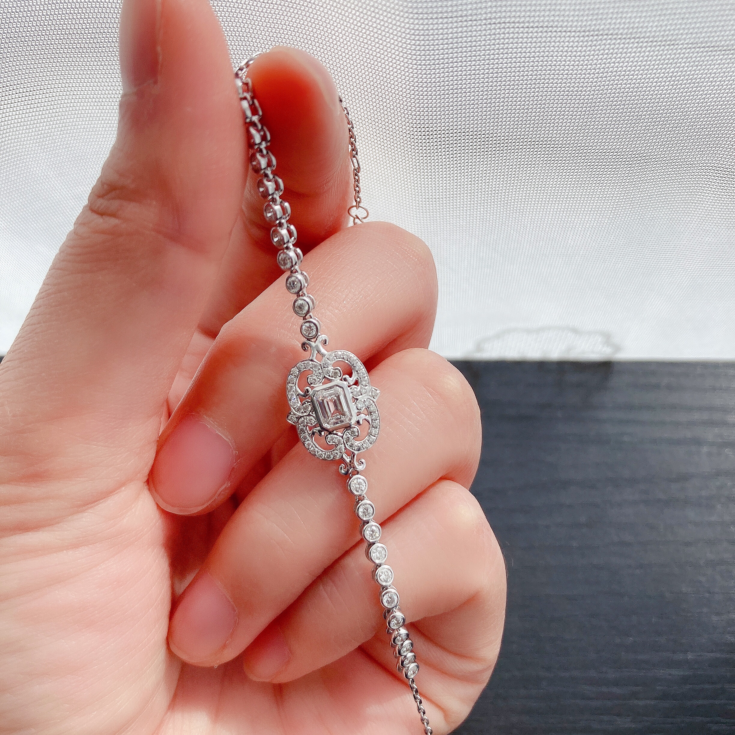 0.4ct emerald diamond bracelet