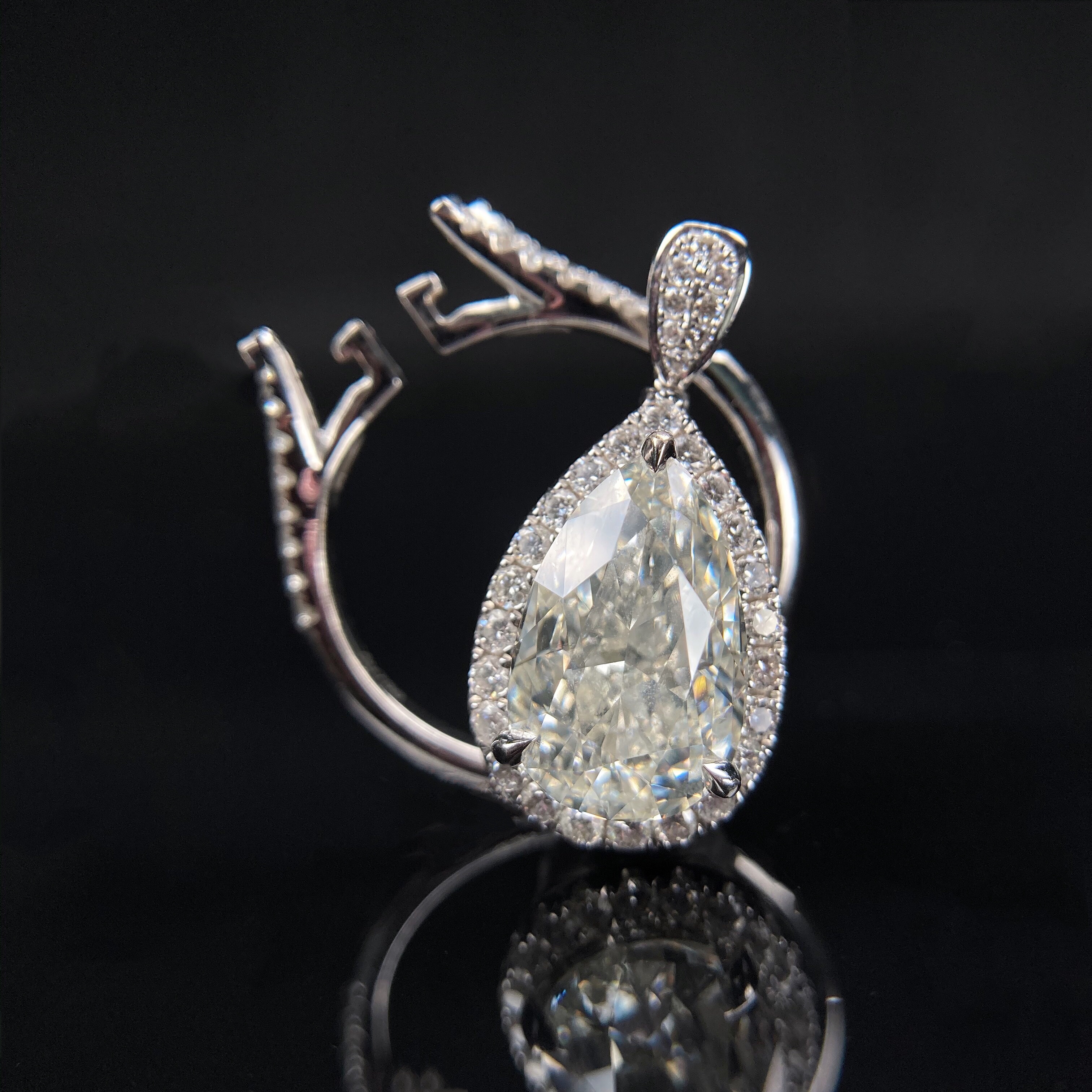 1ct oval global ring.