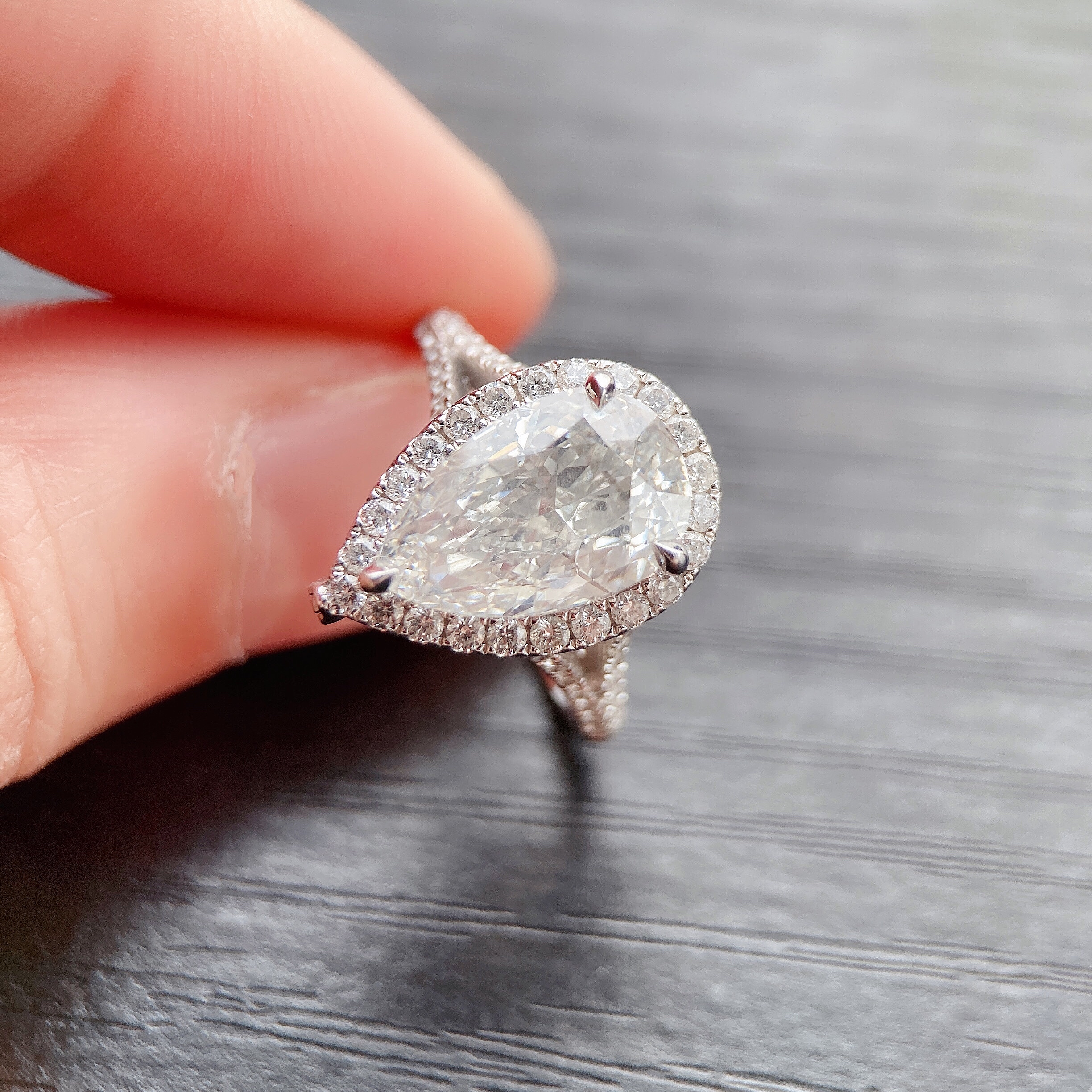 1ct oval global ring.