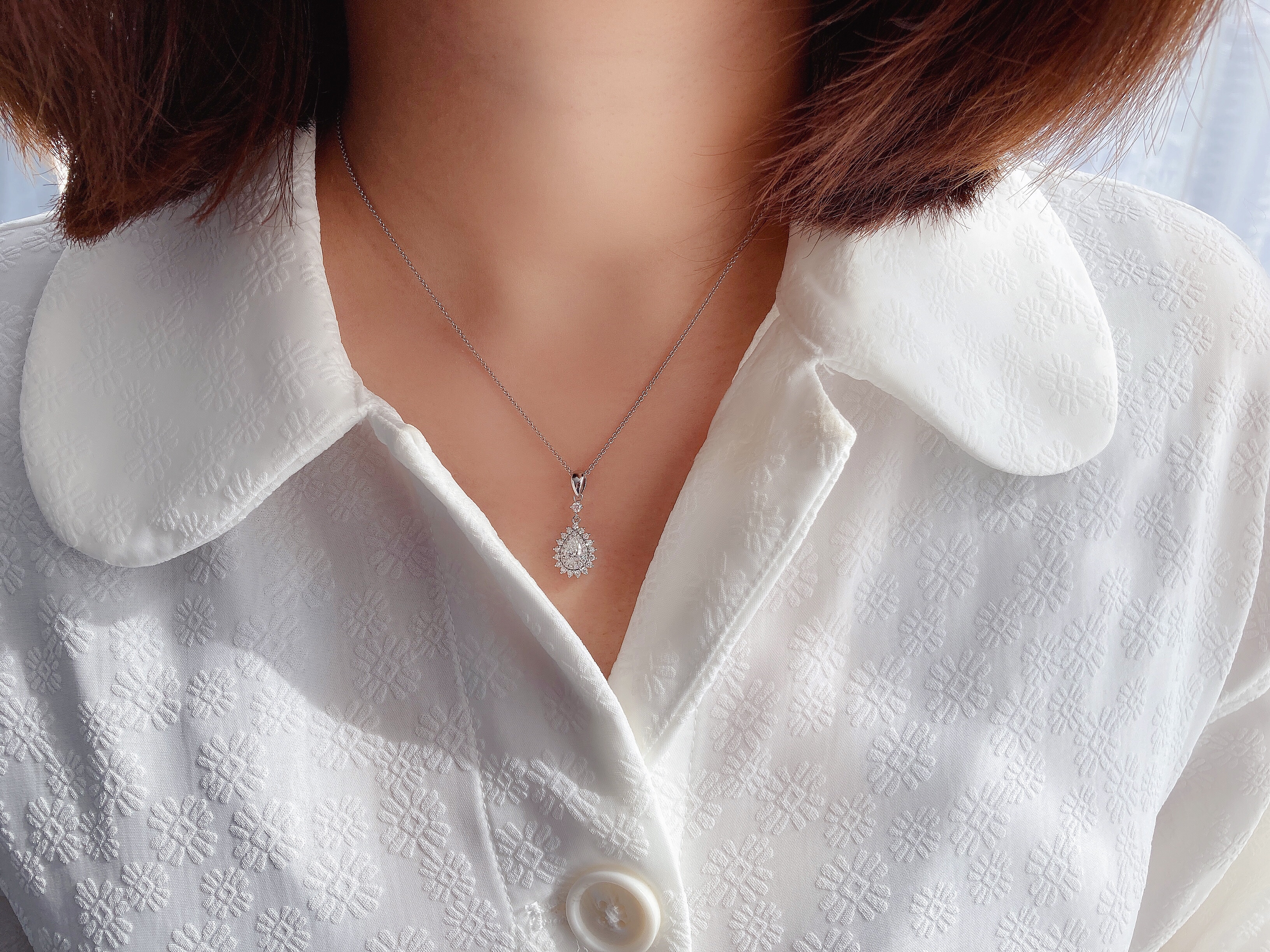 0.3ct pear diamond pendant