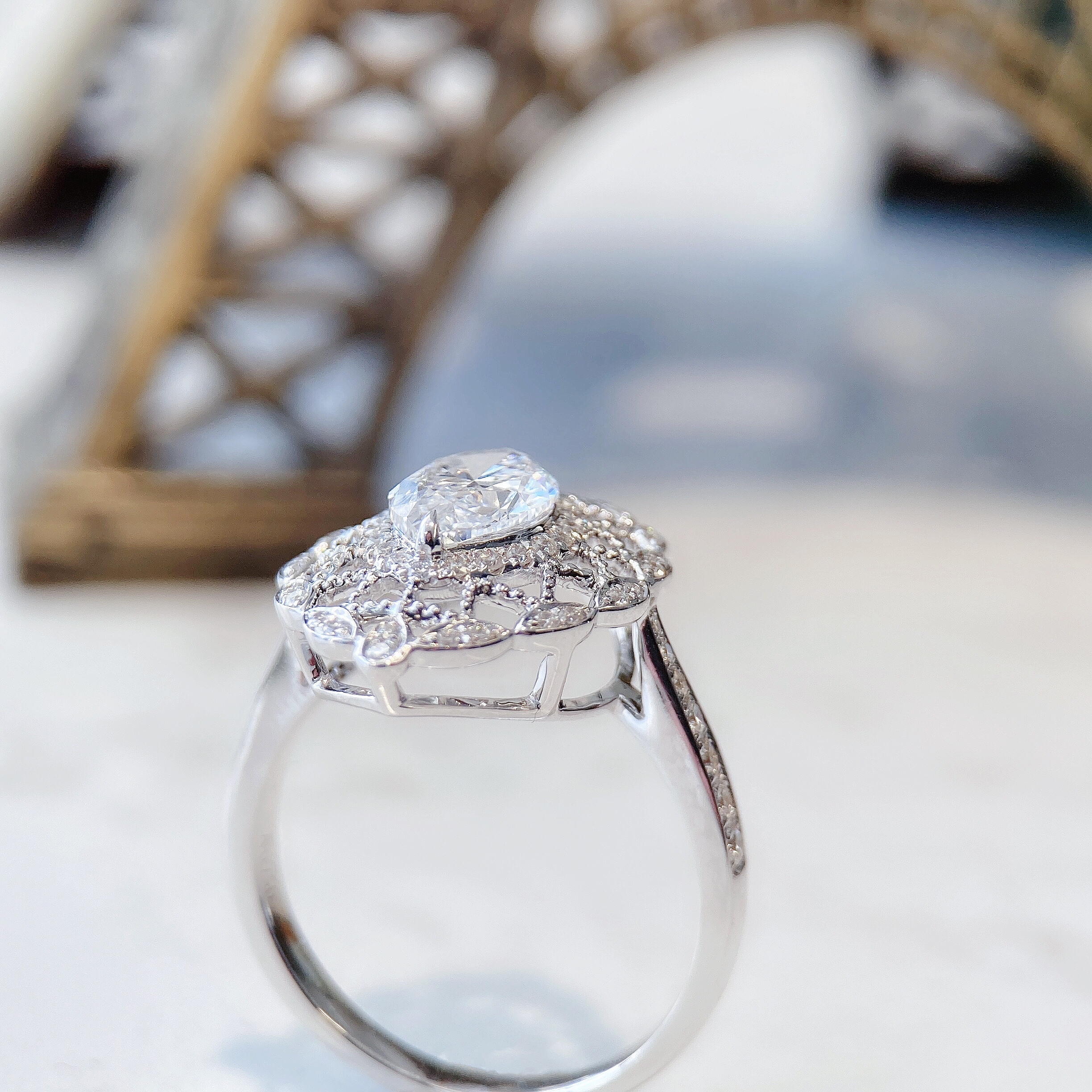 1ct oval global ring.