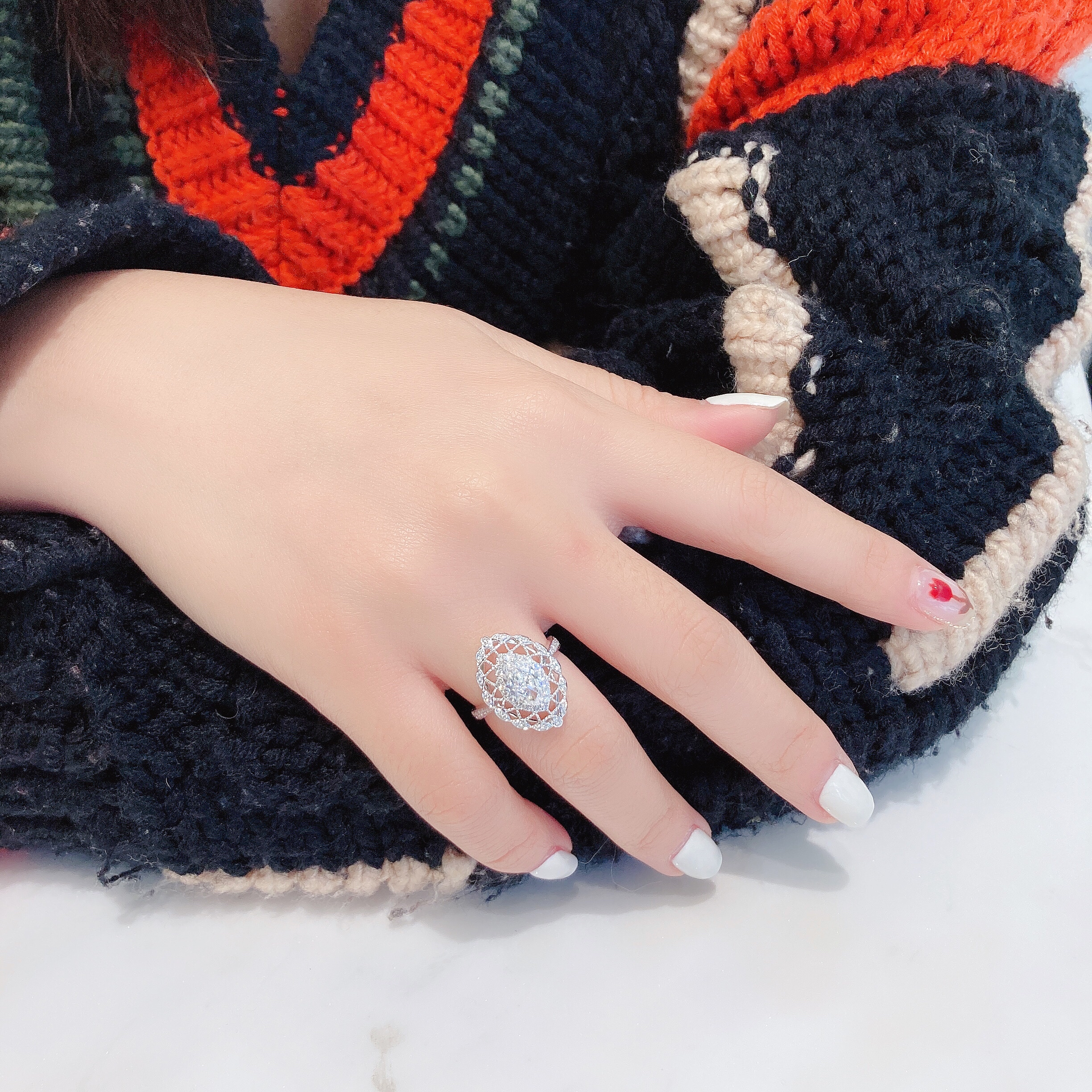 1ct oval global ring.