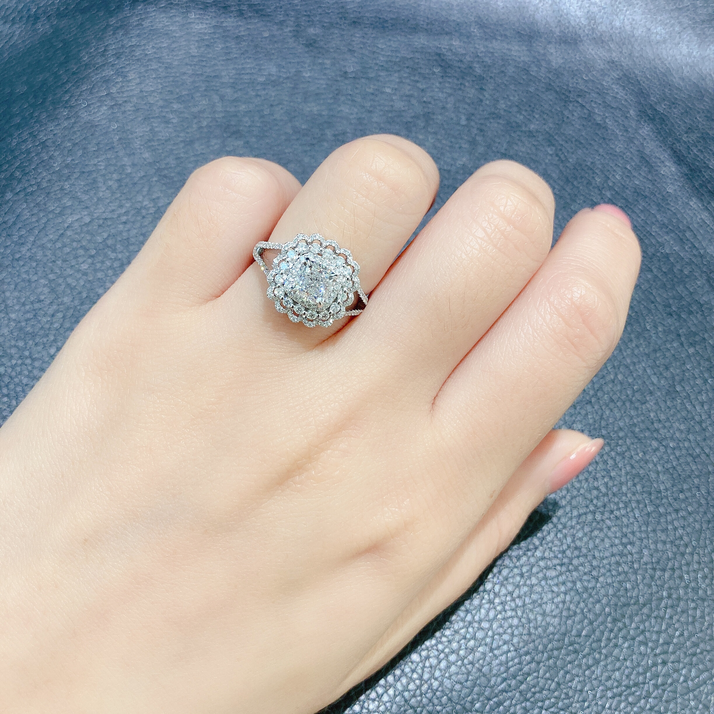 1ct cushion diamond ring