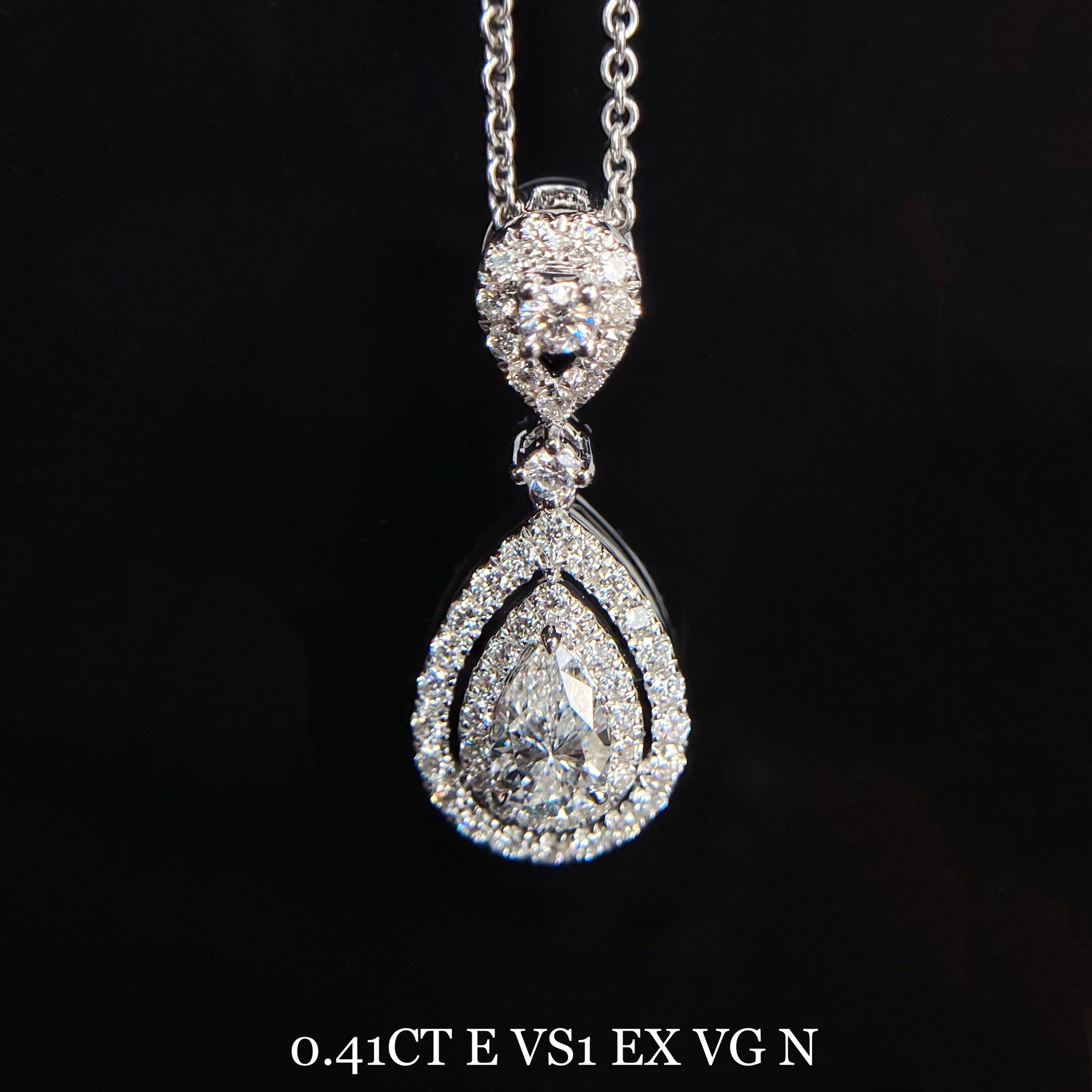 0.4ct pear diamond pendant