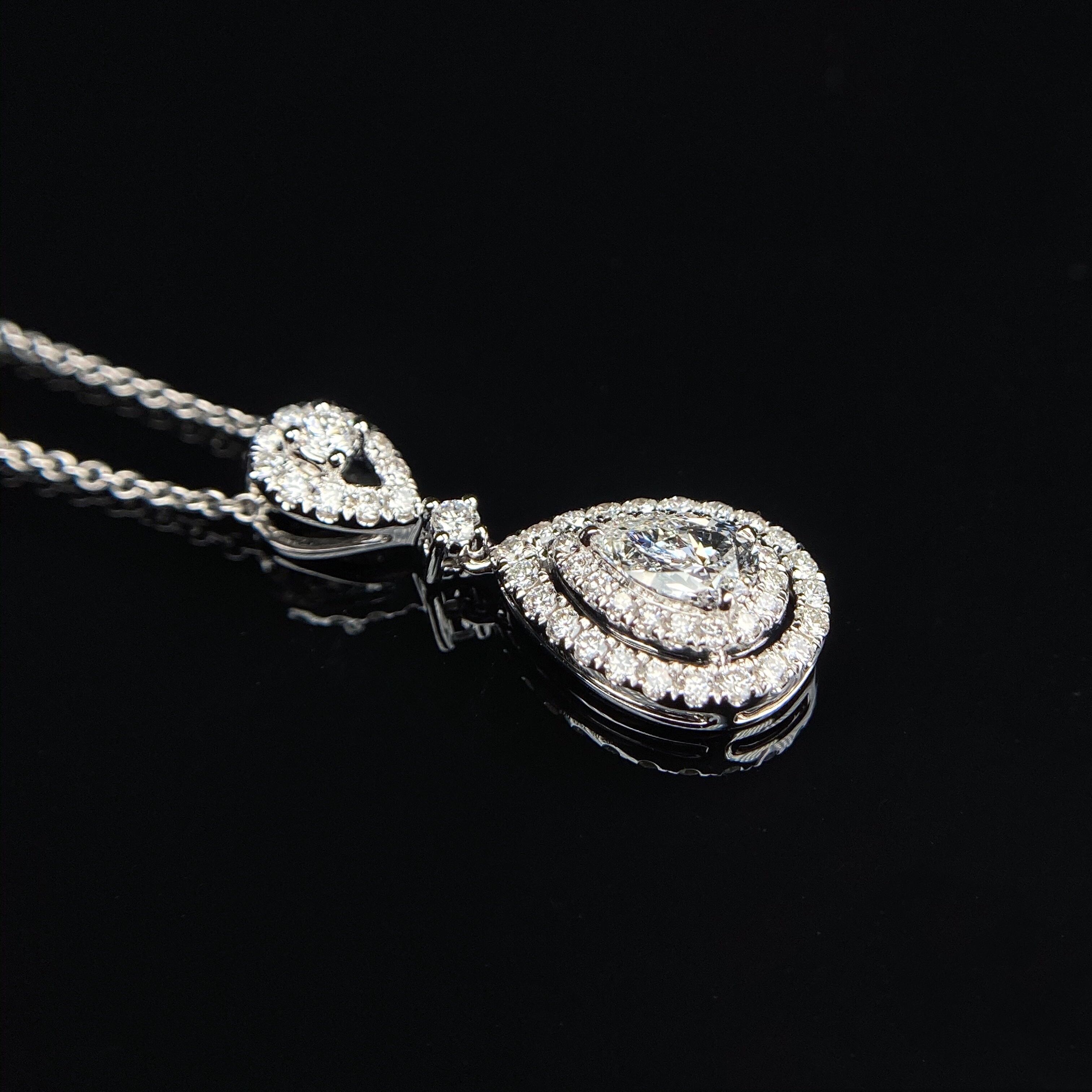 0.4ct pear diamond pendant