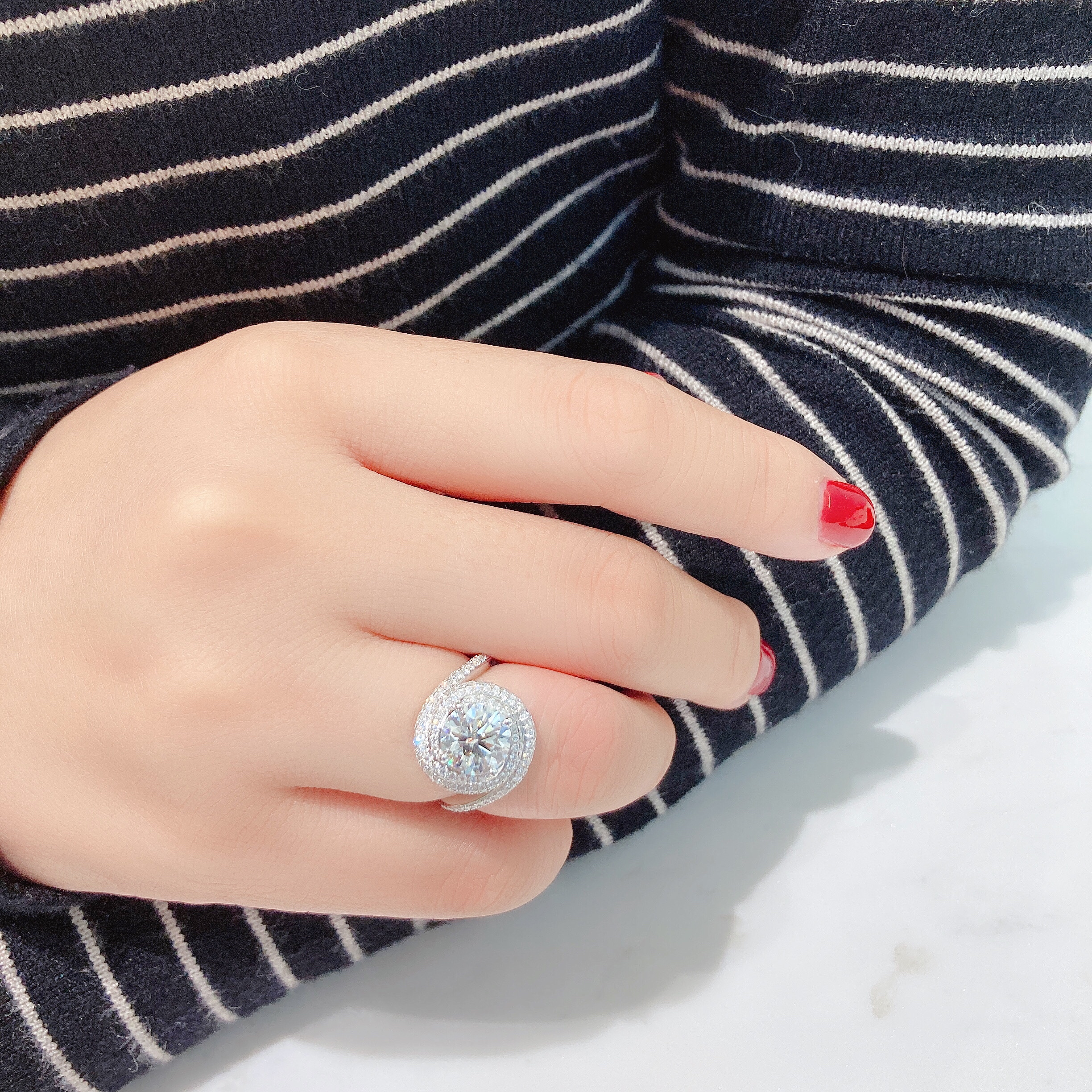 2ct round diamond ring