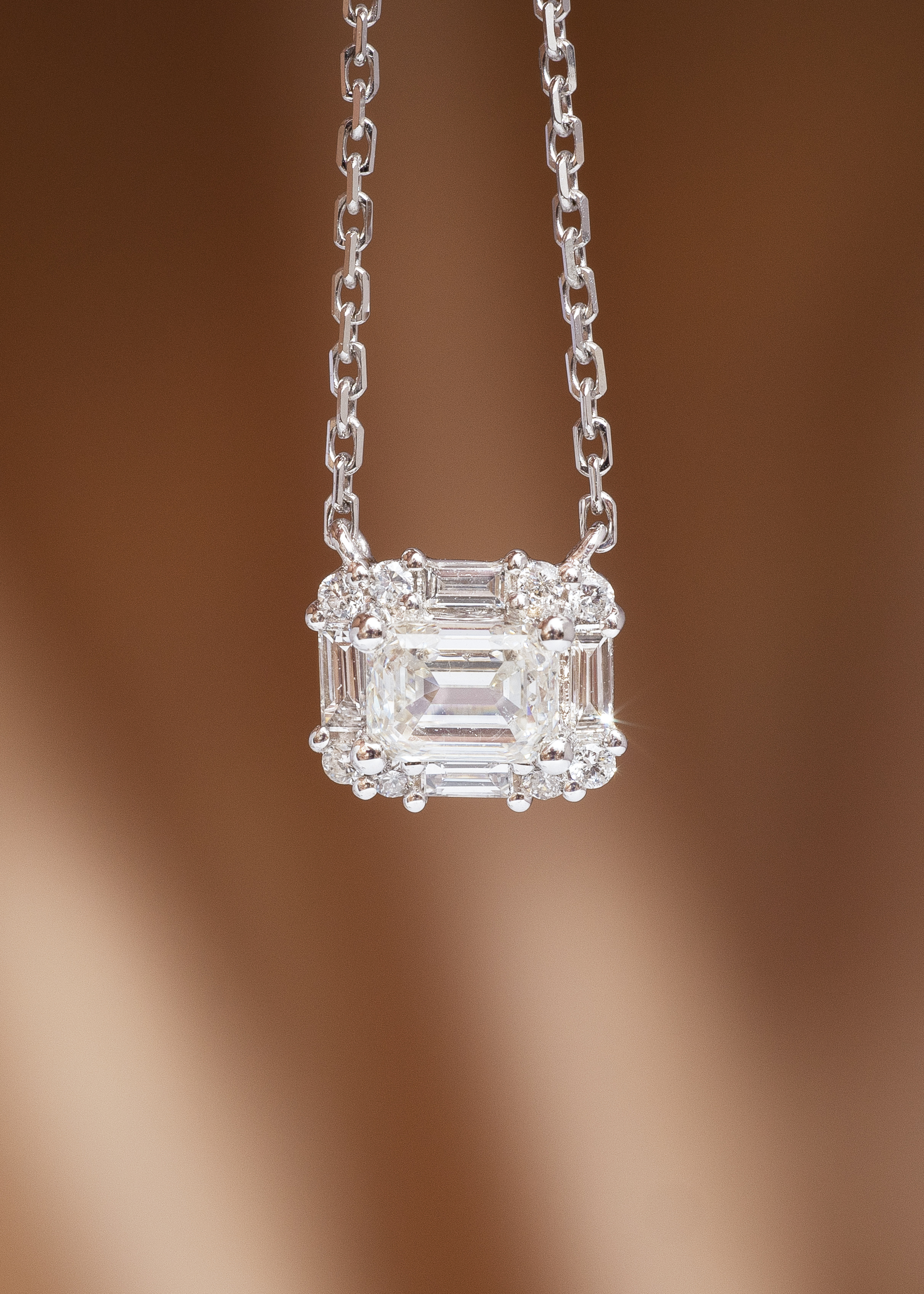 1ct Classic Simple Emerald Shaped Diamond Necklace