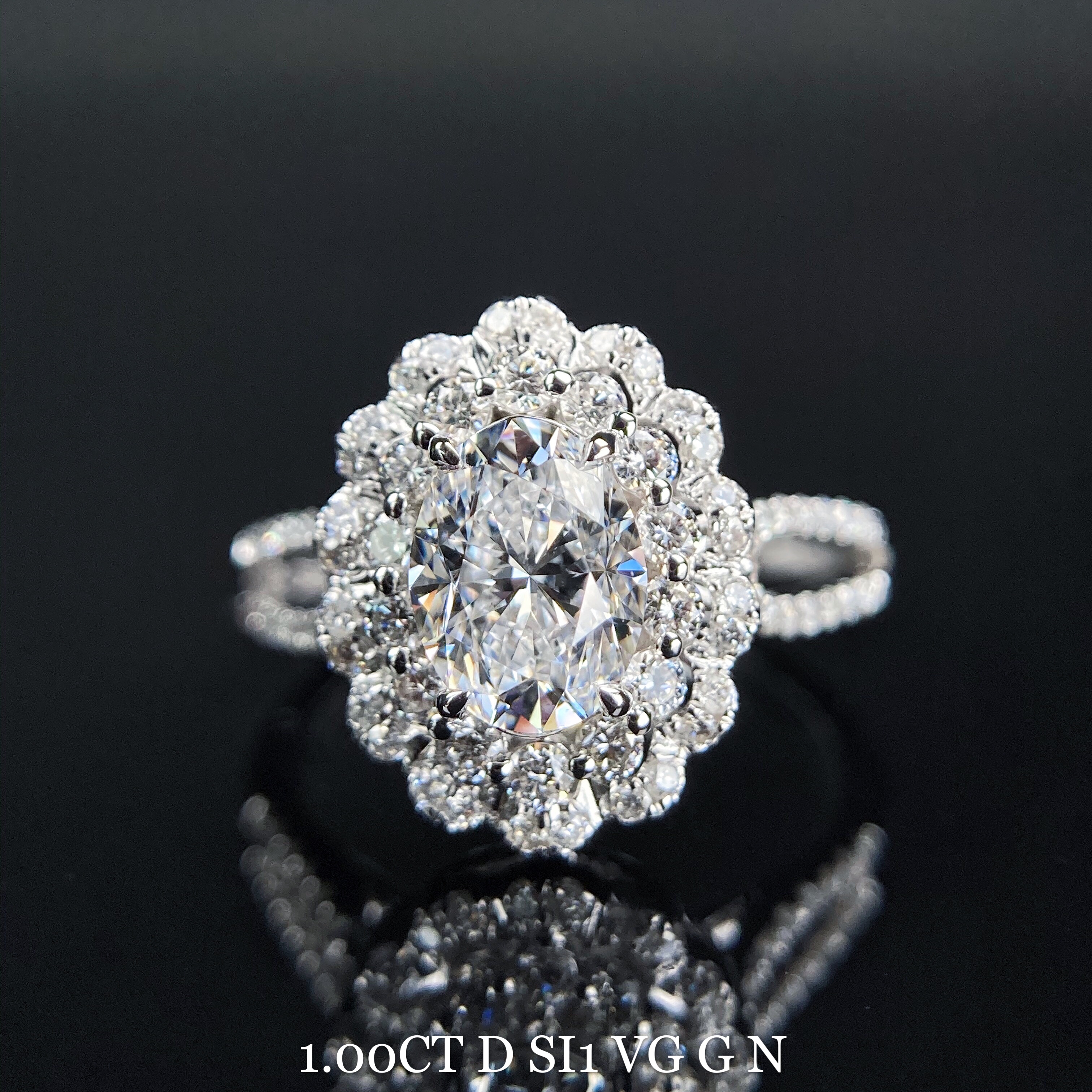 Classic Oval diamond ring
