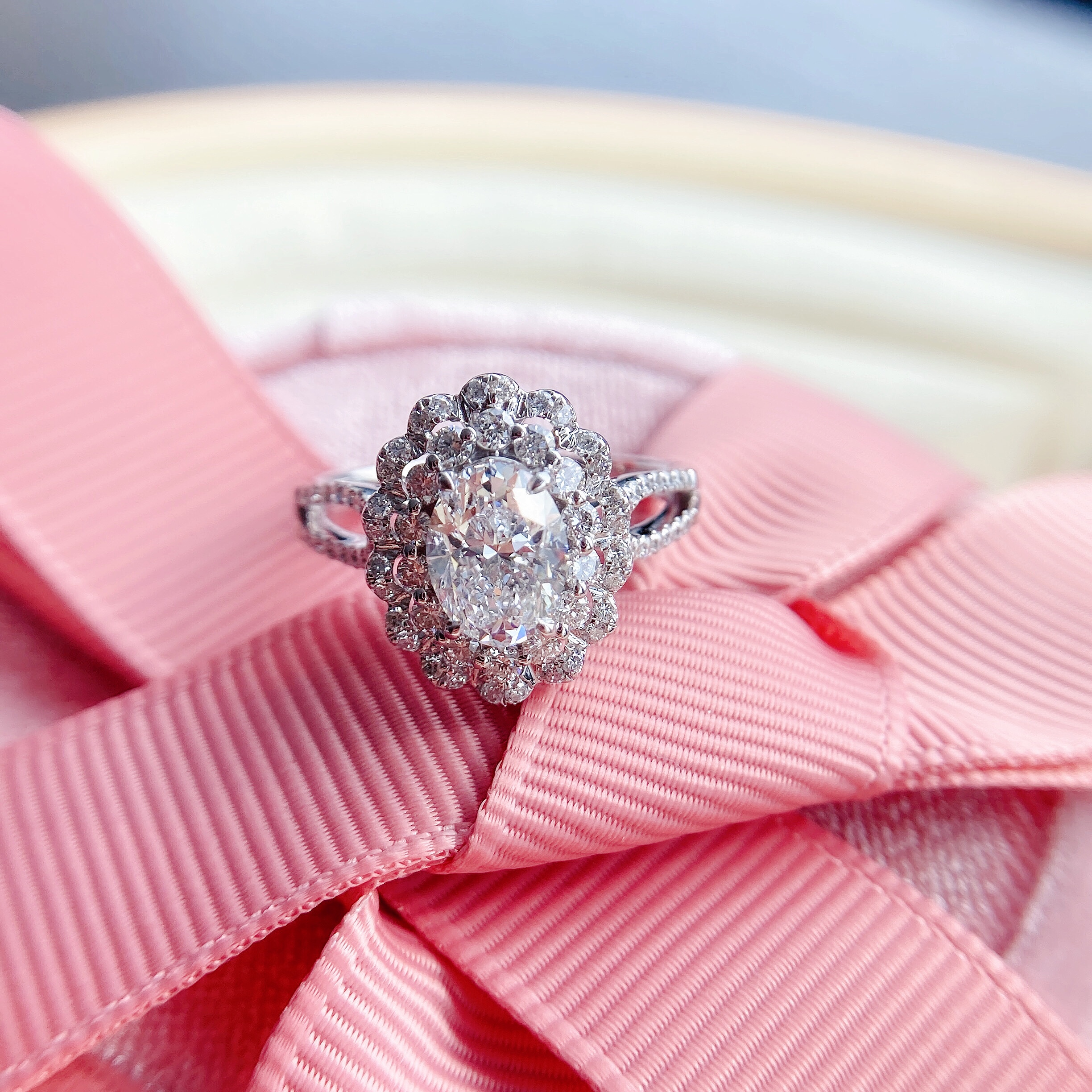 Classic Oval diamond ring