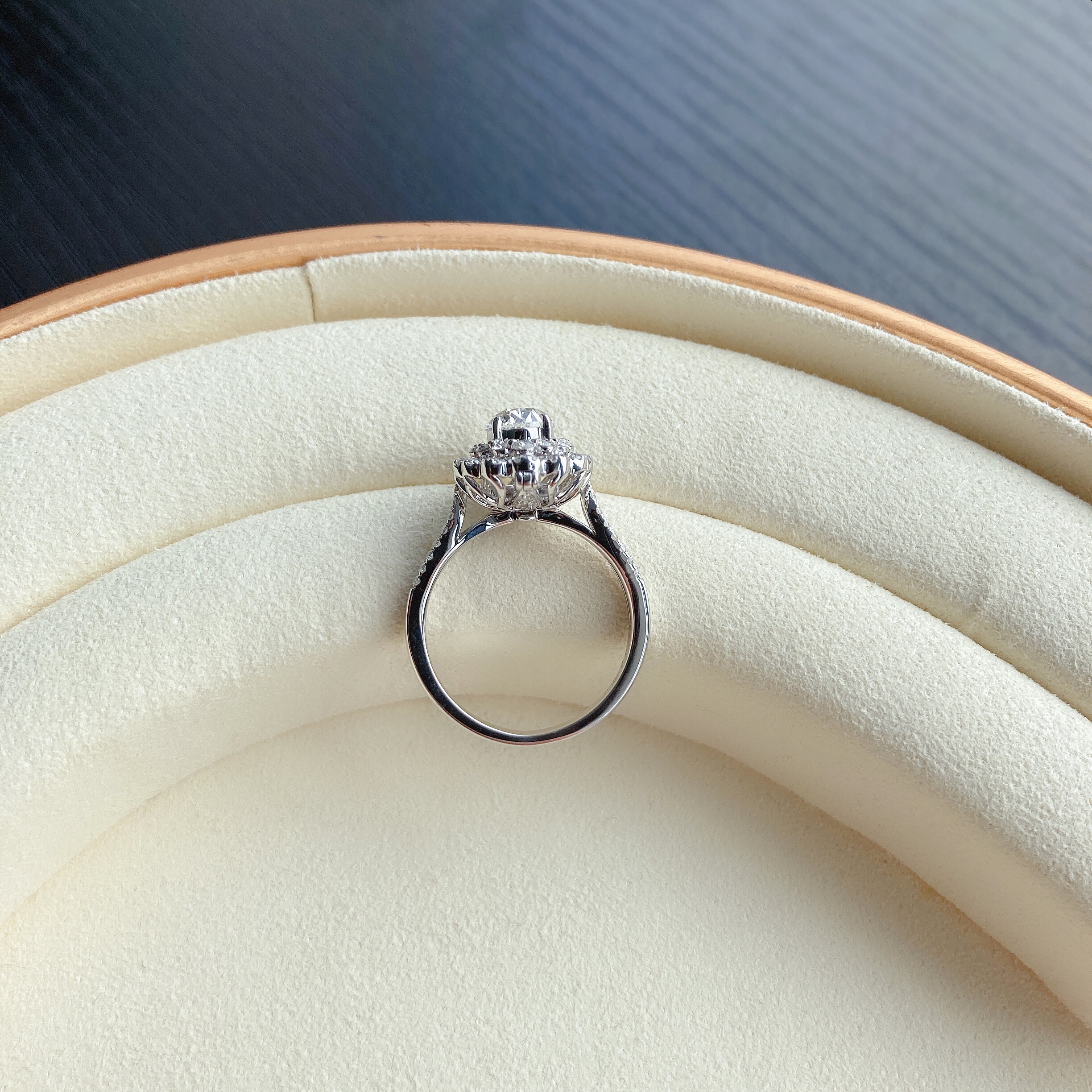 Classic Oval diamond ring