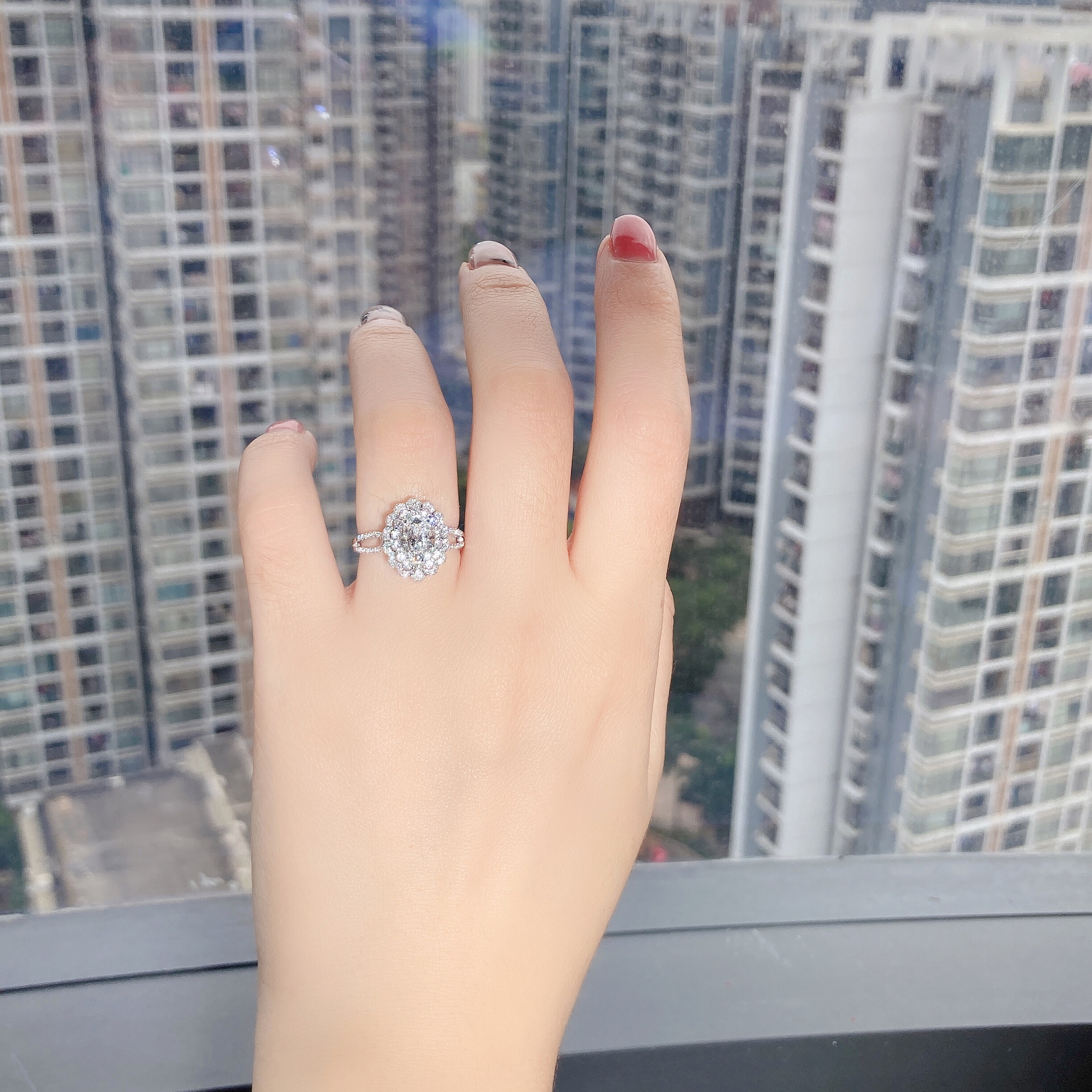 Classic Oval diamond ring