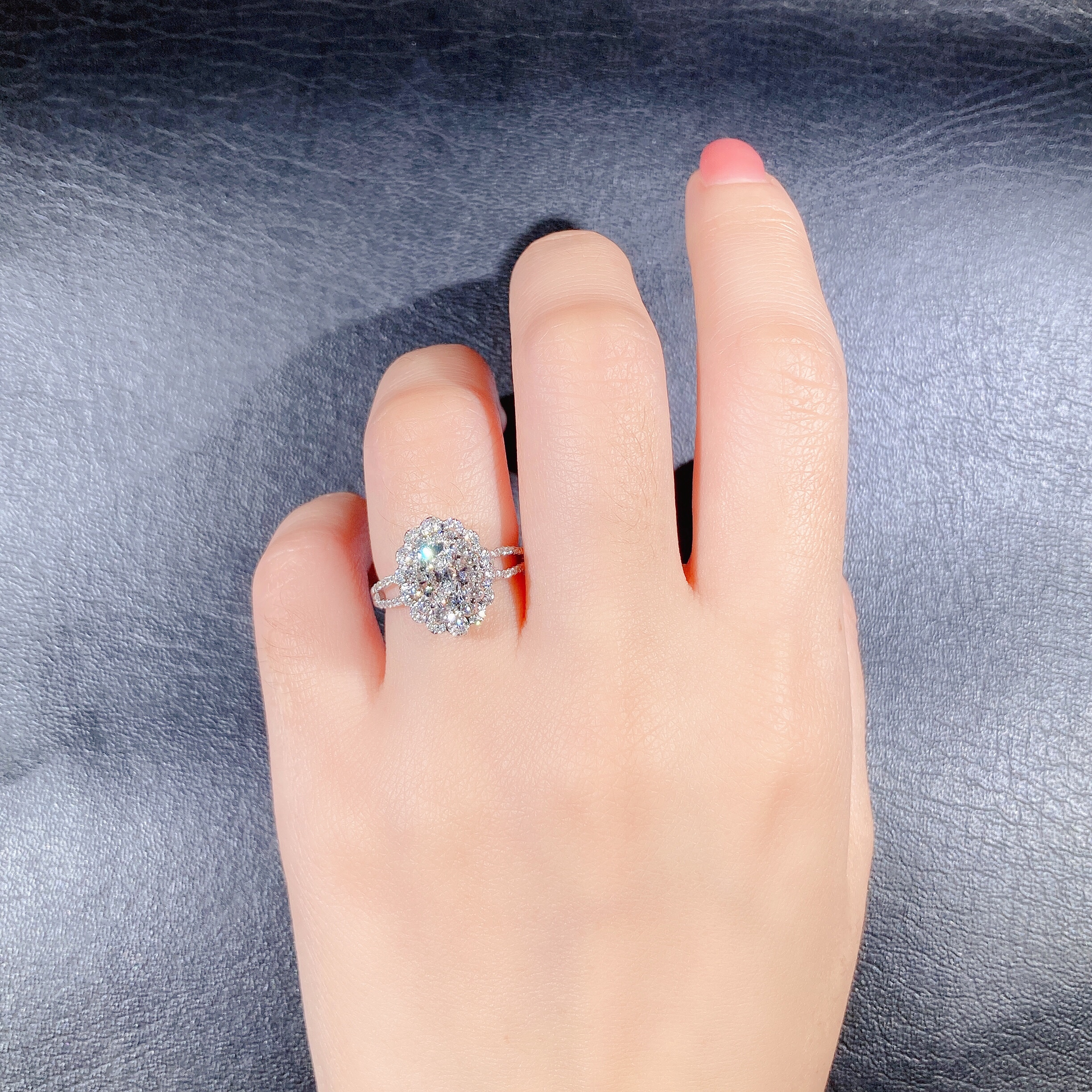 Classic Oval diamond ring