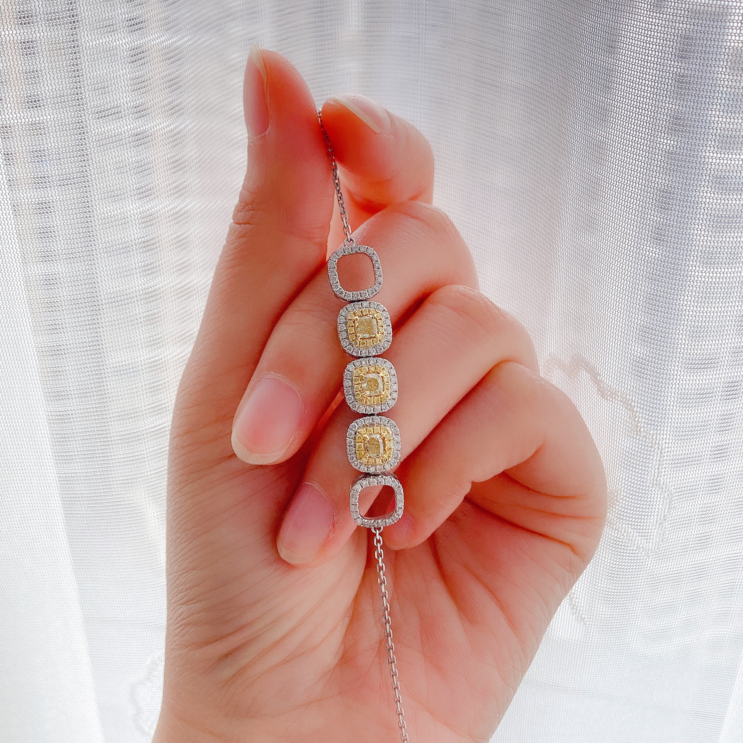 0.78ct cushion diamond bracelet