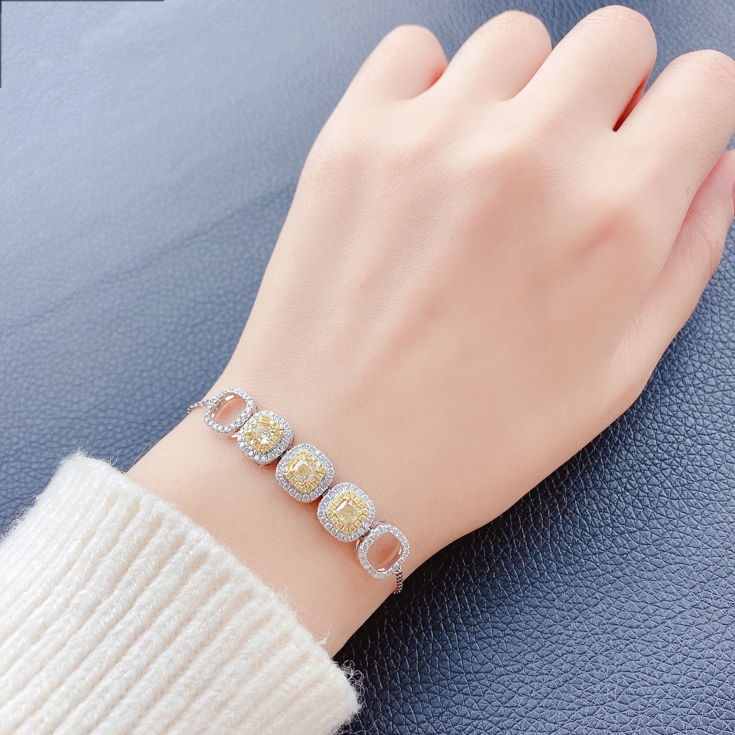 0.78ct cushion diamond bracelet