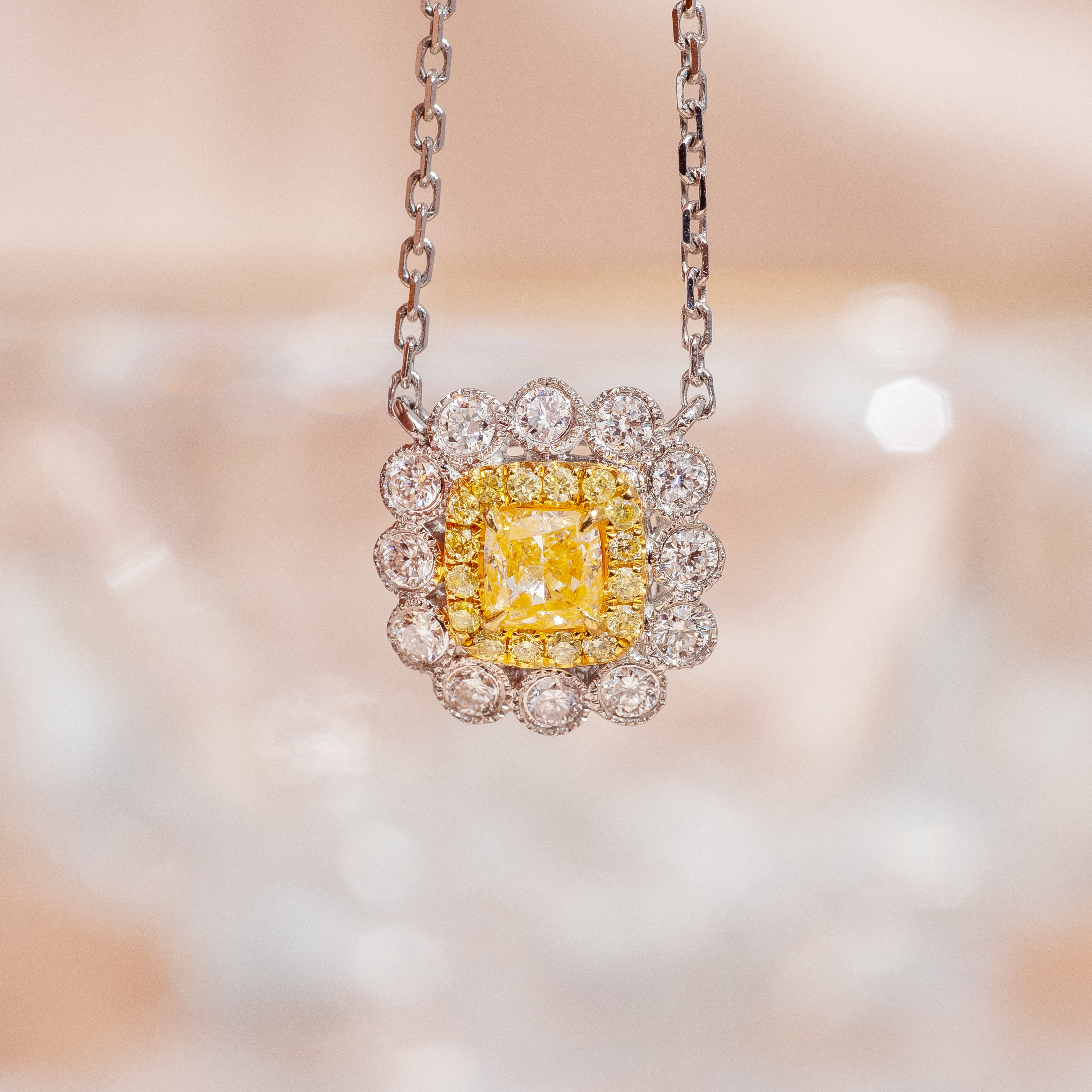 0.5ct yellow cushion diamond necklace商品描述待填