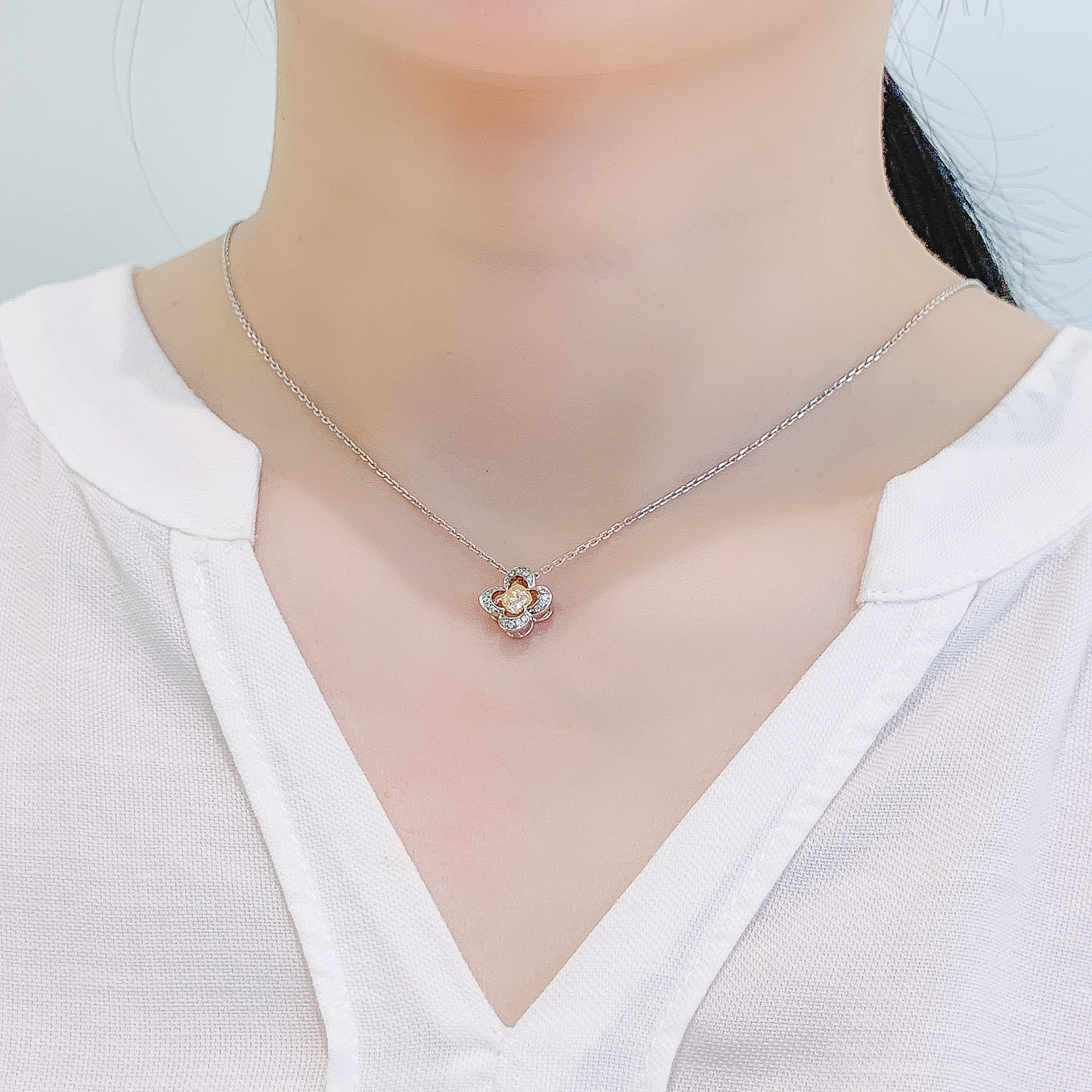 0.5ct yellow cushion diamond necklace商品描述待填
