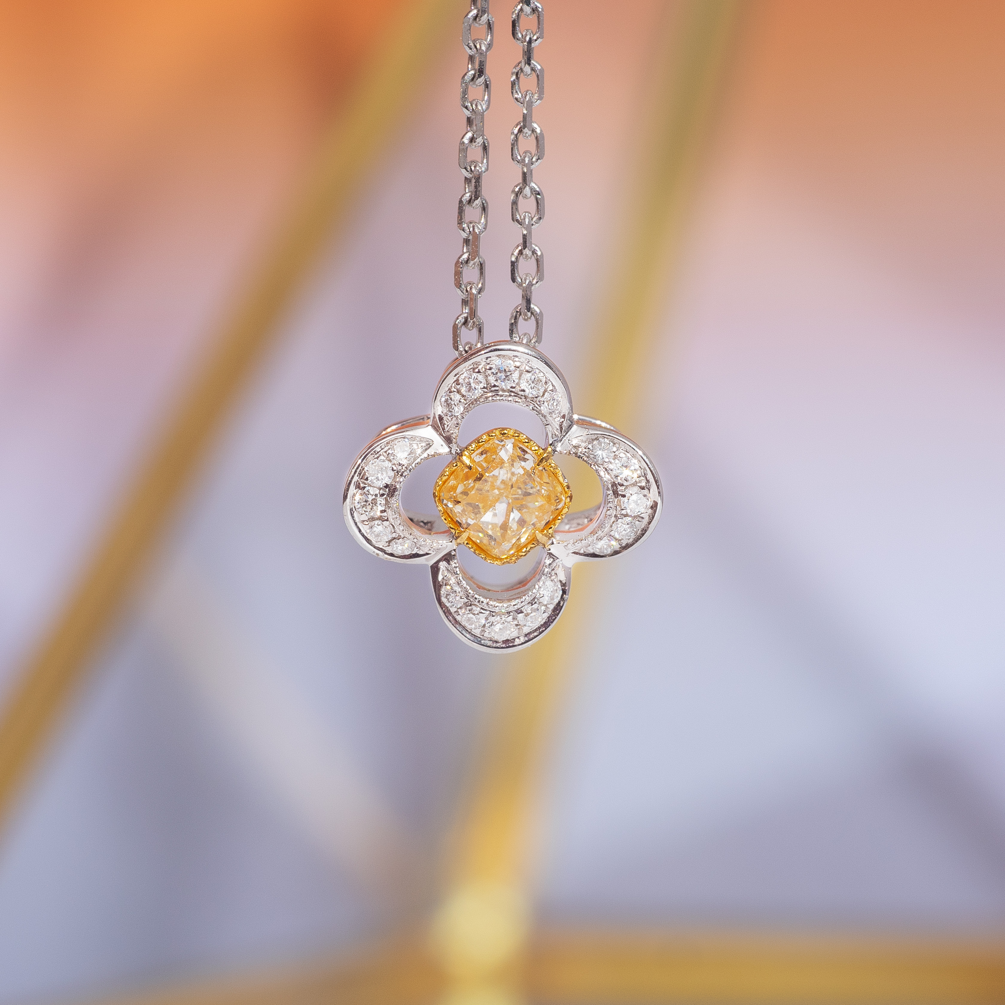 0.5ct yellow cushion diamond necklace商品描述待填