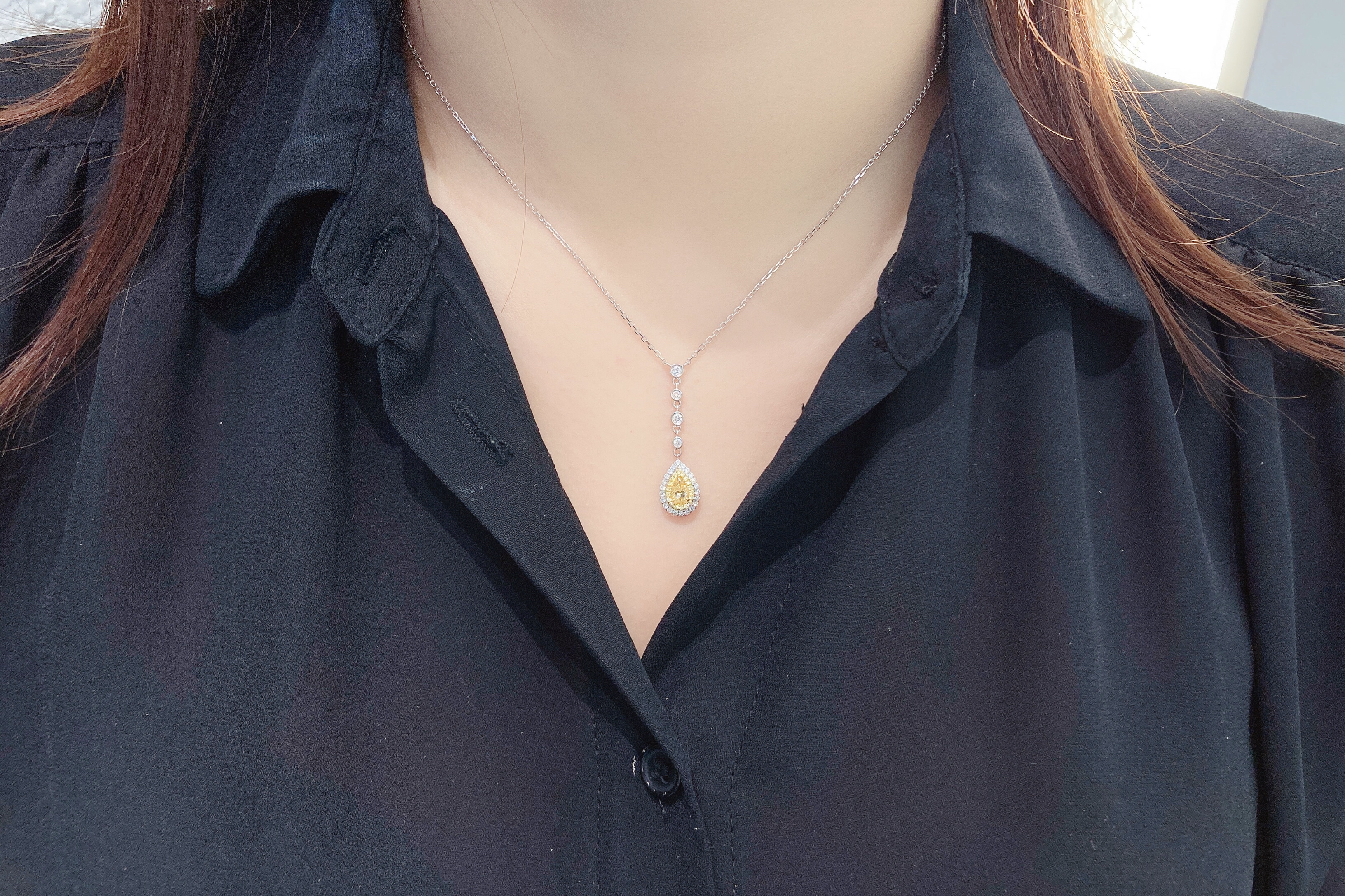 0.3ct pear diamond necklace