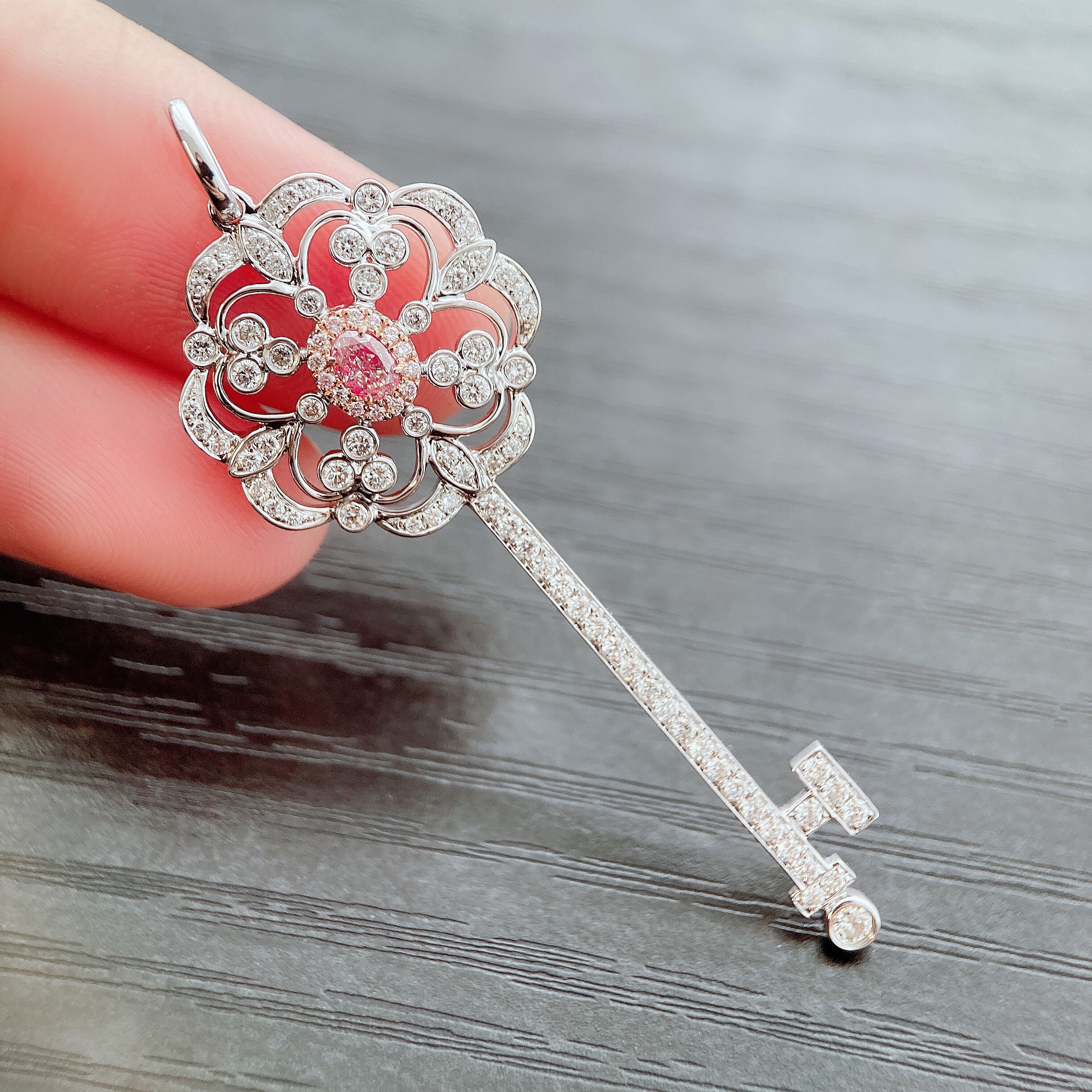 0.15ct oval diamond pendant