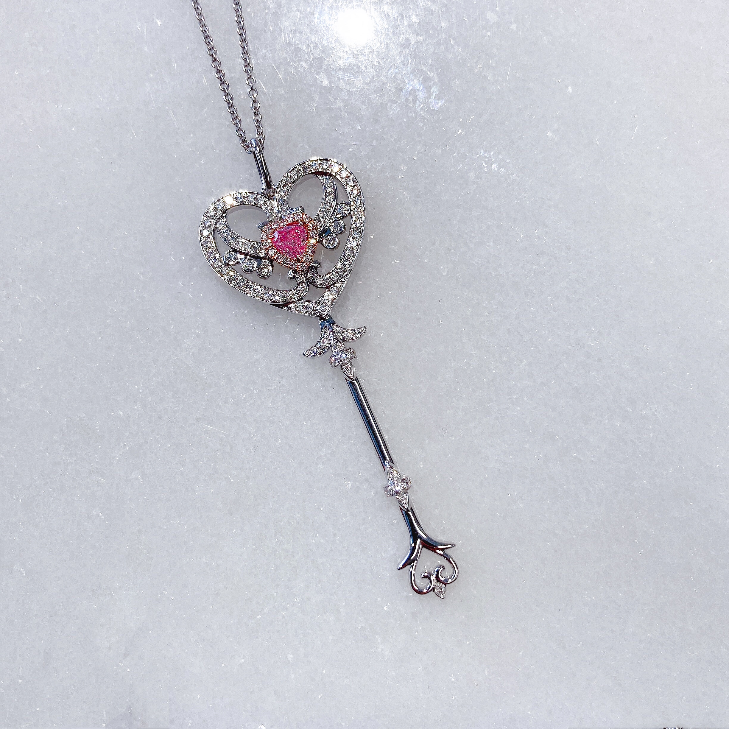 0.2ct heart pink diamond  pendant
