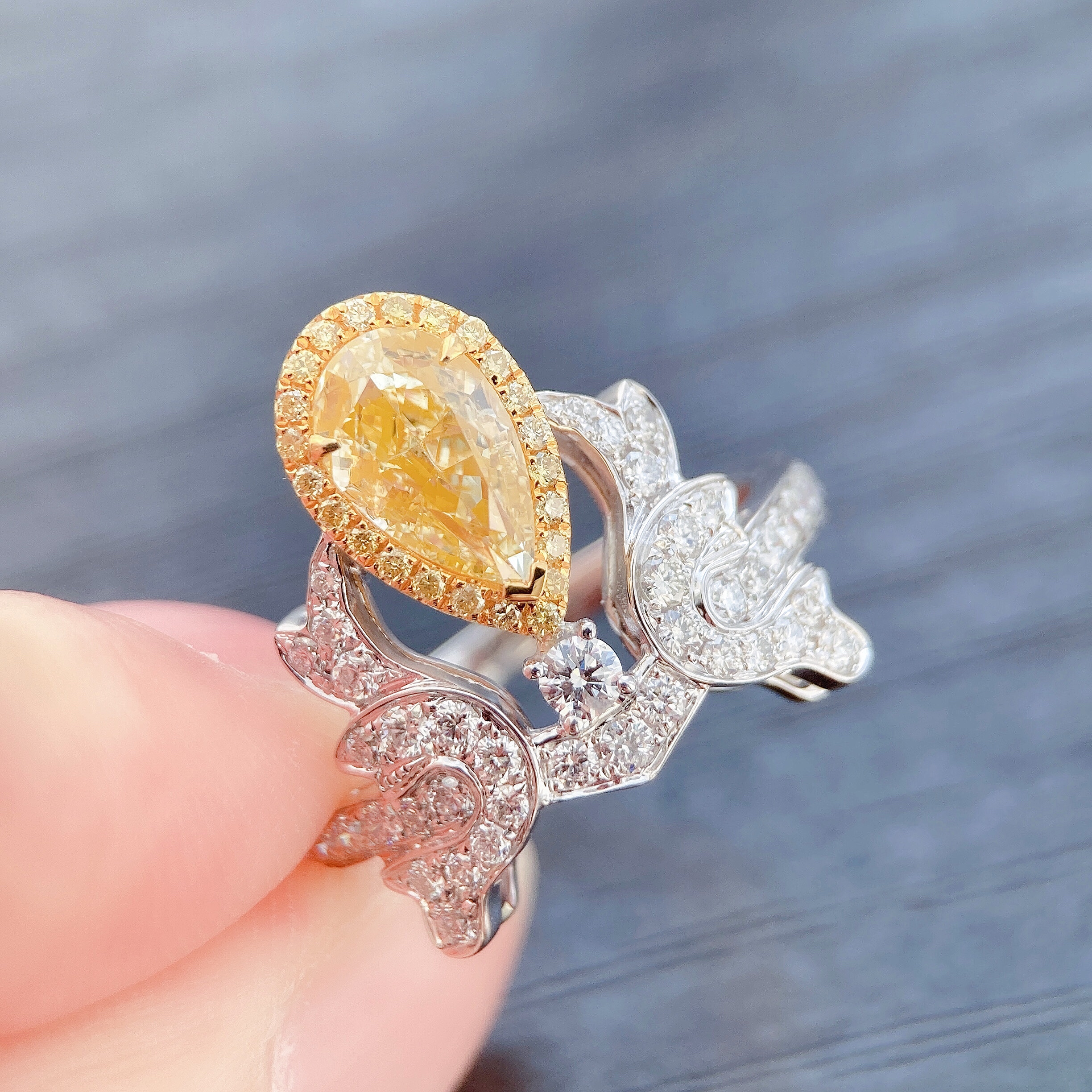 1ct pear yellow diamond ring