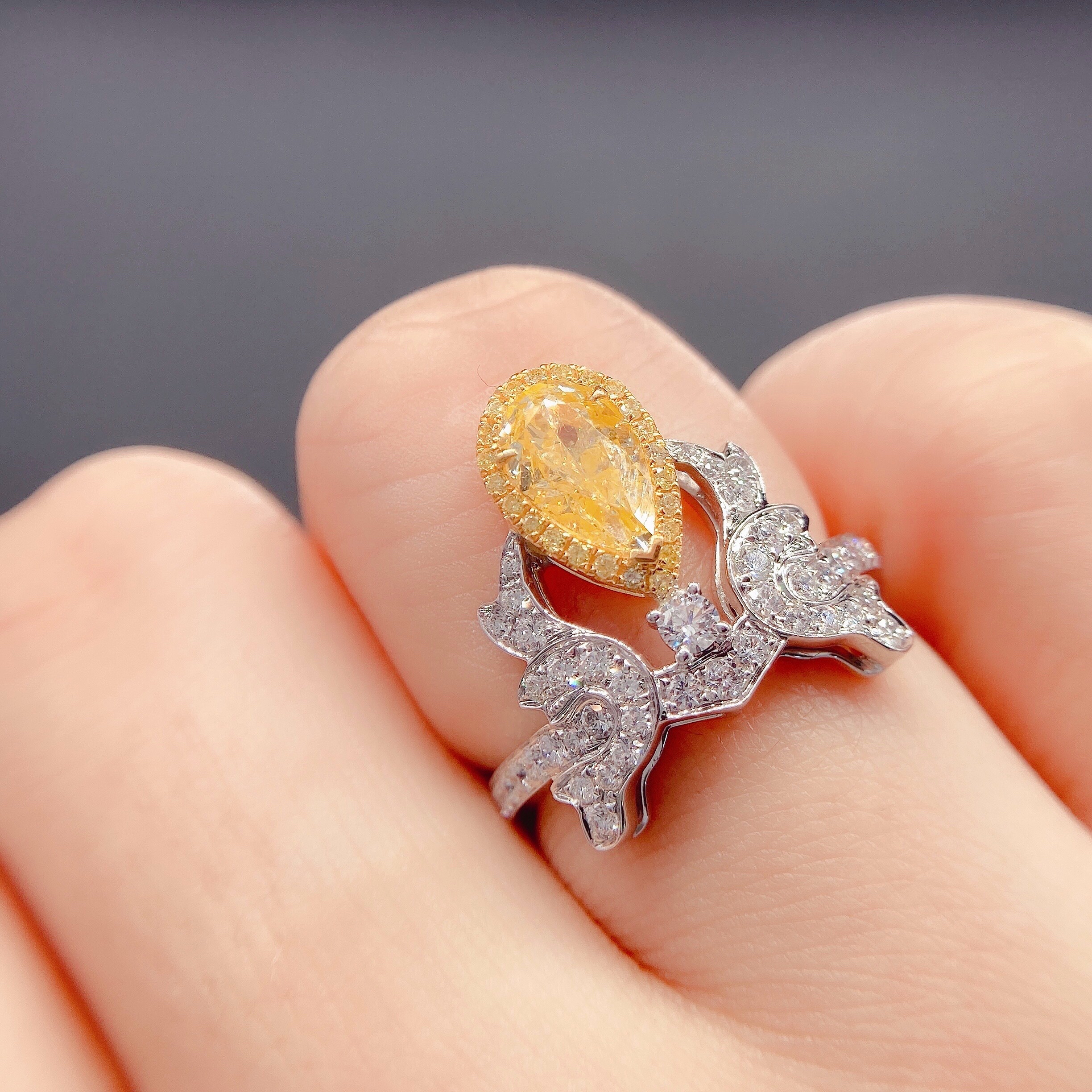 1ct pear yellow diamond ring