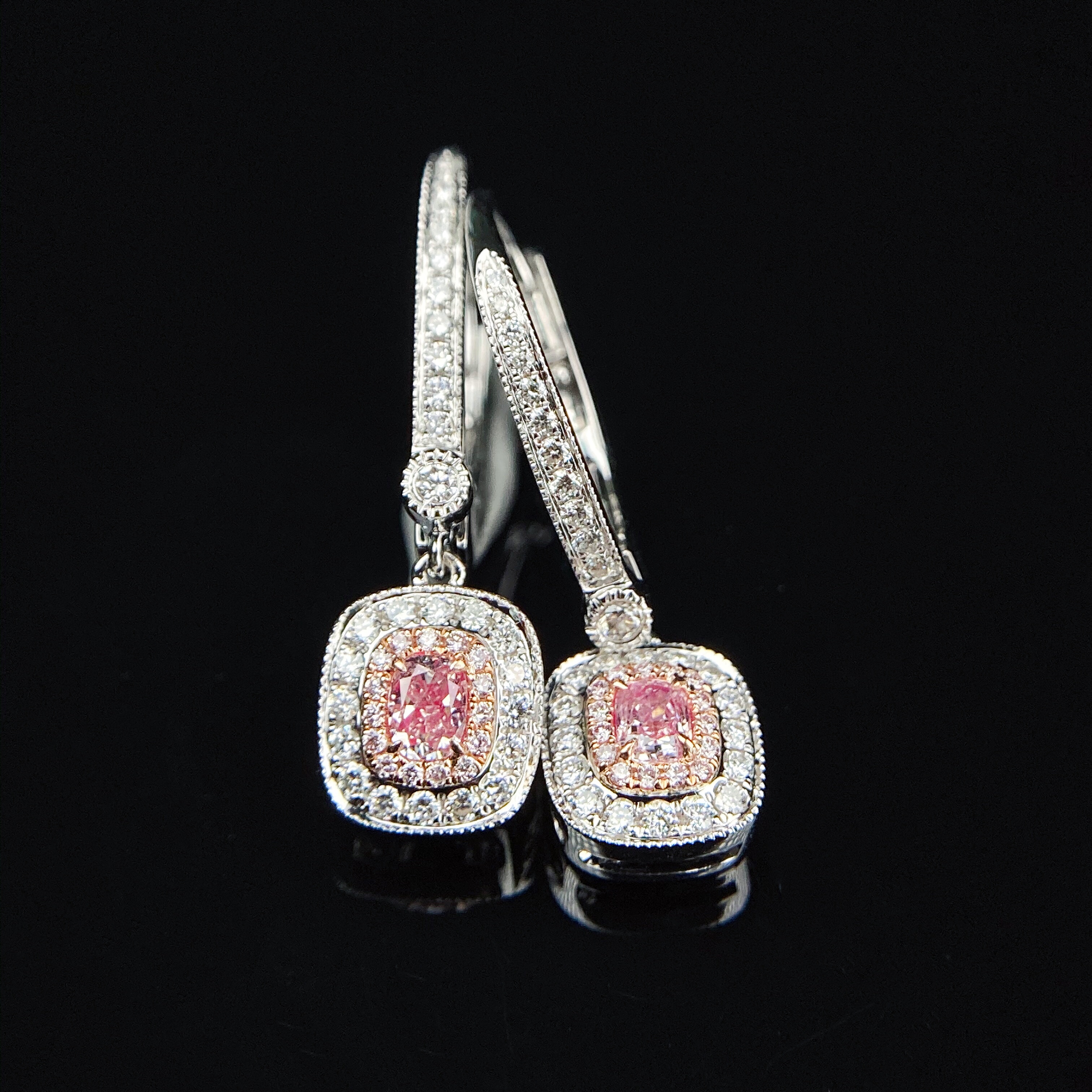 0.3ct cushion diamond earring
