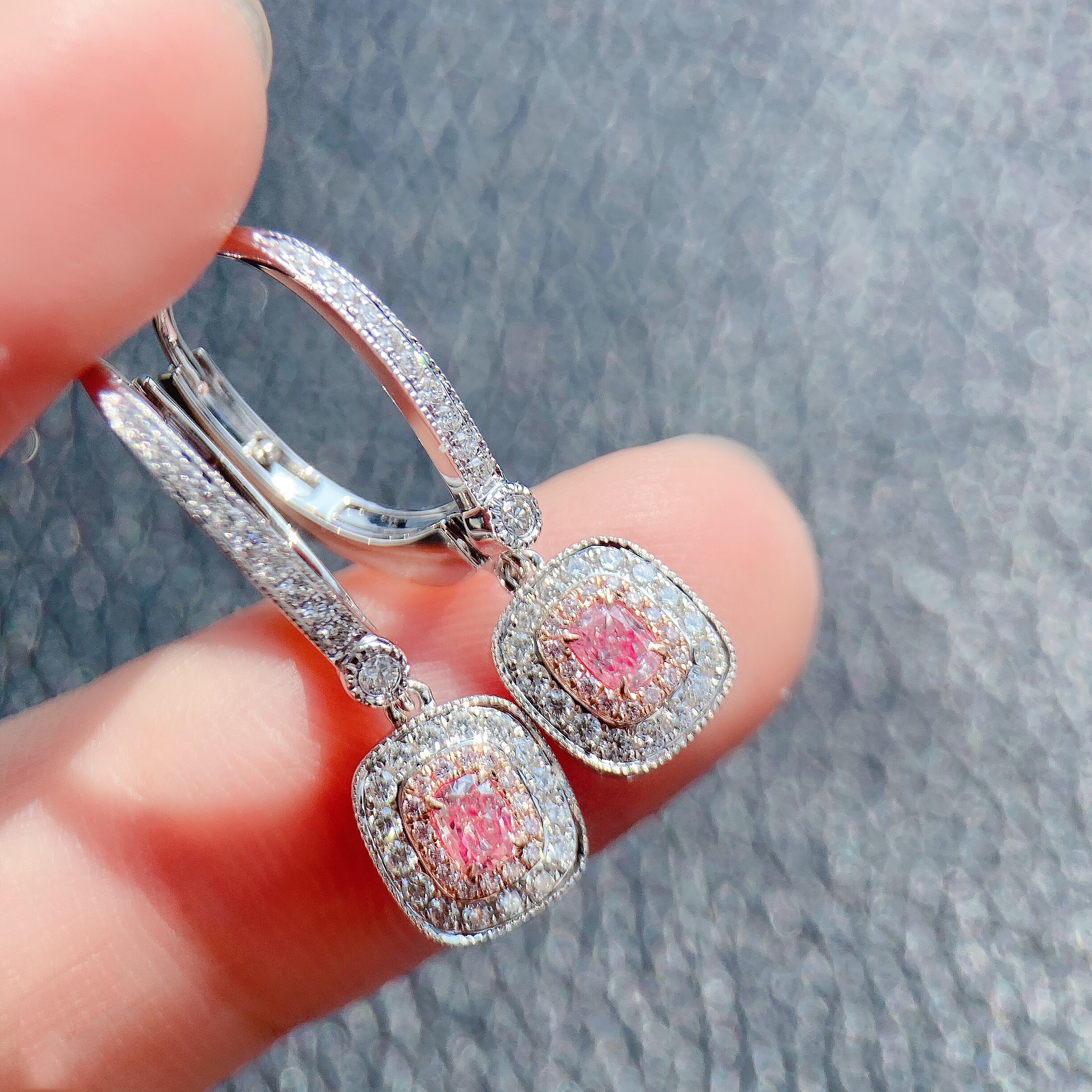 0.3ct cushion diamond earring