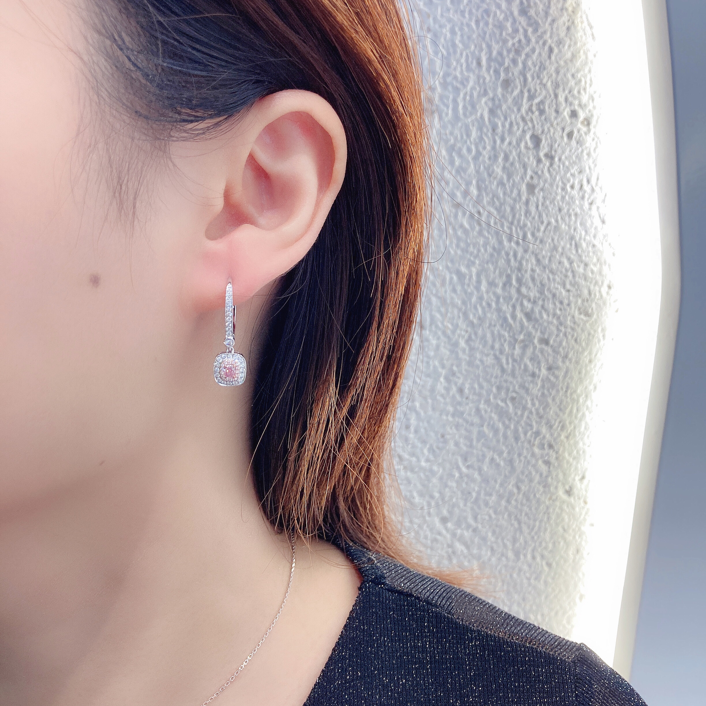 0.3ct cushion diamond earring