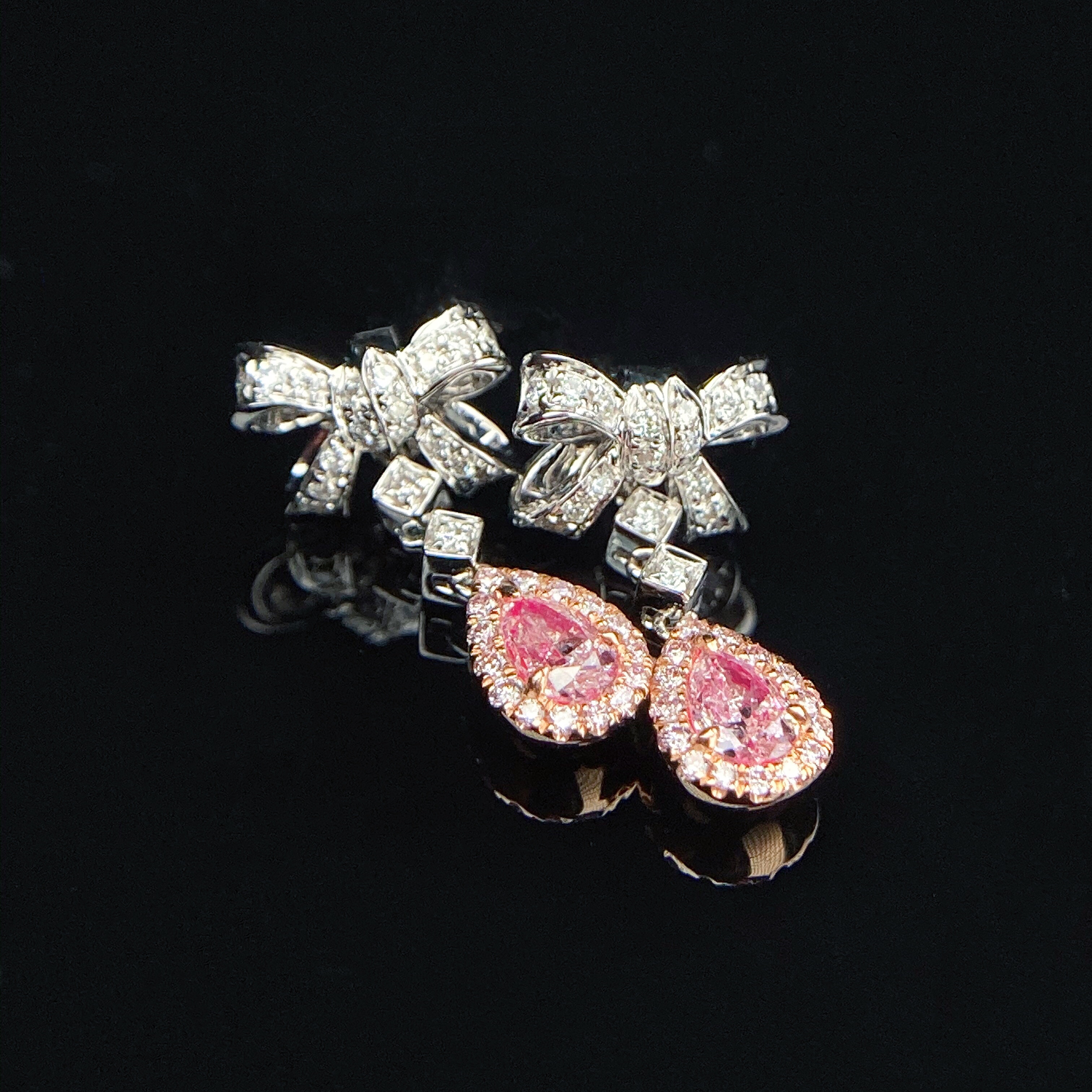 0.22ct pear diamond earring