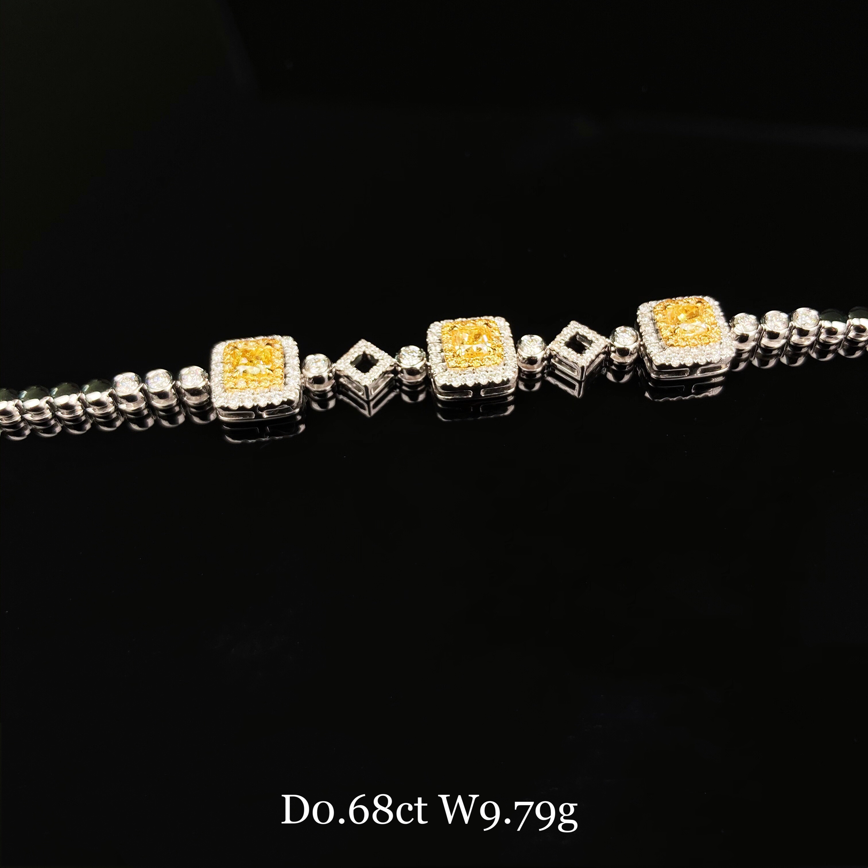 0.7ct cushion diamond bracelet