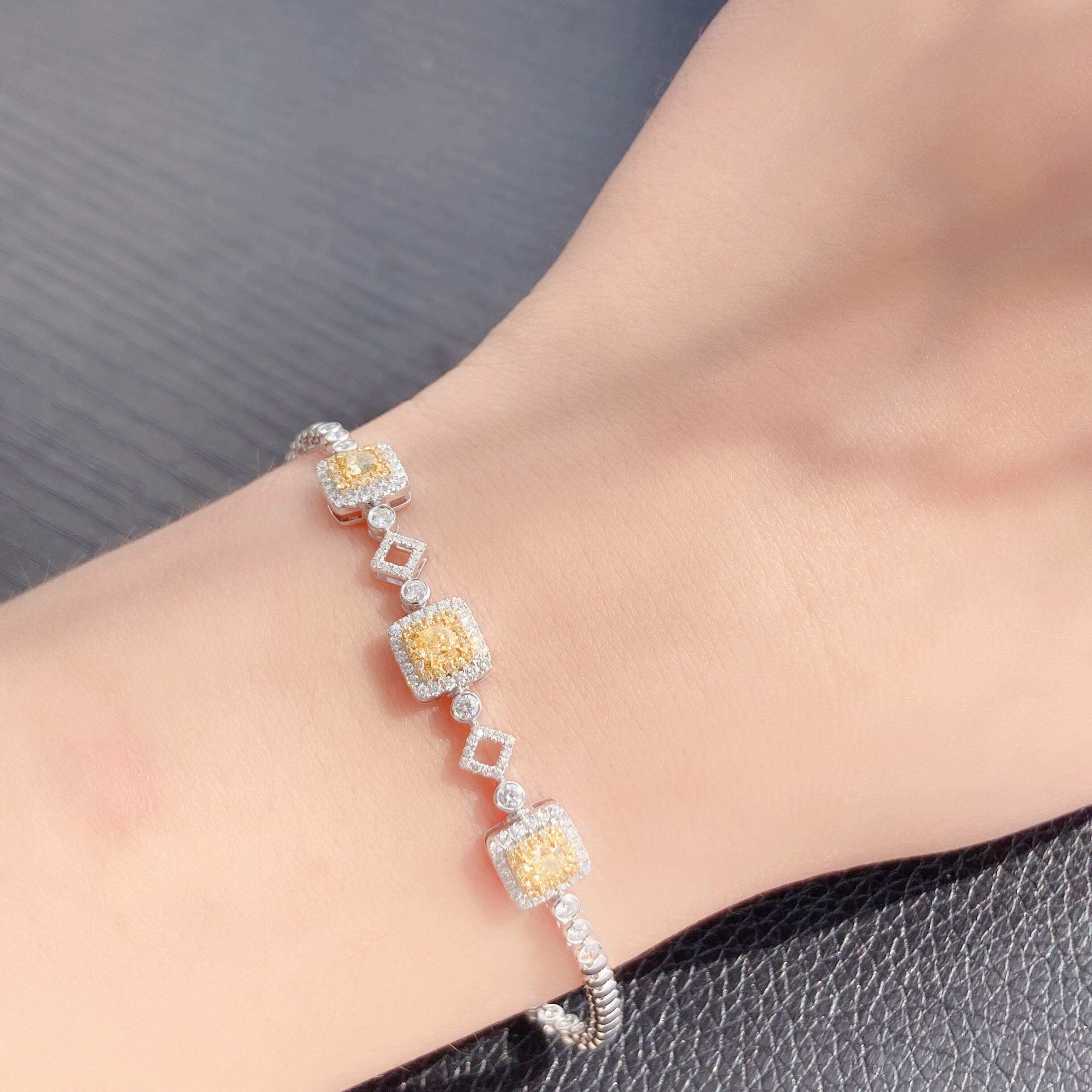 0.7ct cushion diamond bracelet