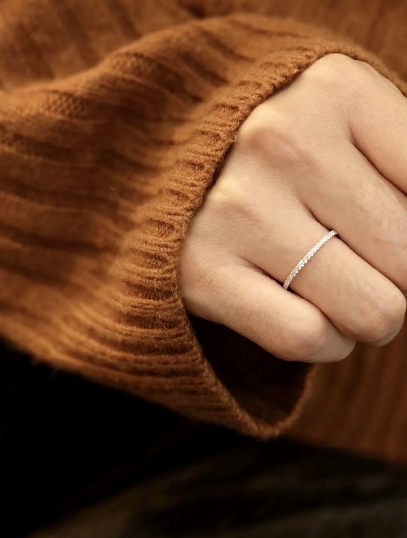 0.27 Carats (cctw) Diamond Wedding Band.