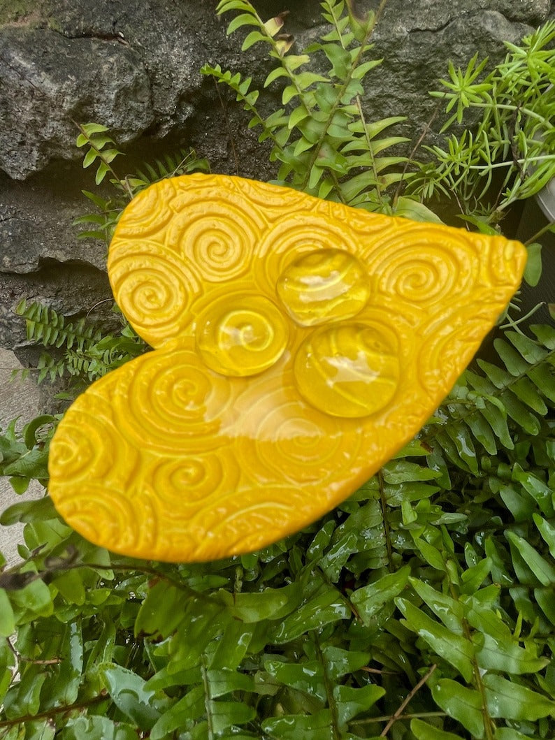 🌸Ceramic Heart Butterfly Bath Garden Stake