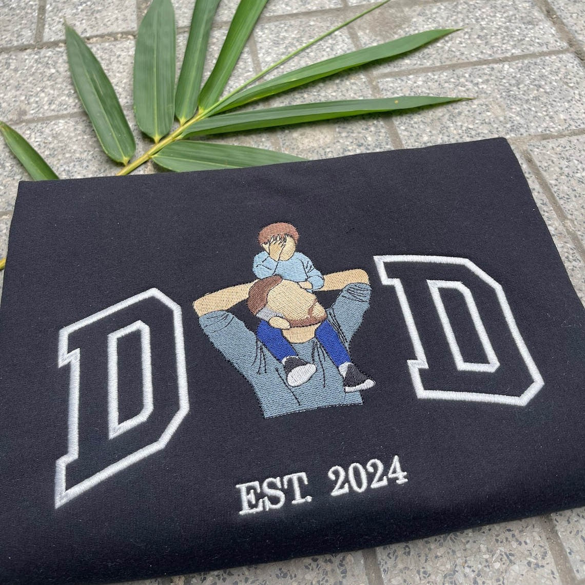 Custom Embroidered Dad Sweatshirt With Kids Name For Father's Day Gift Ideas