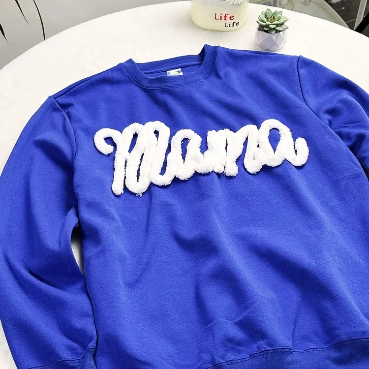 Cozy Chenille Sweatshirt – The Perfect Christmas Gift for Mom & Grandma 