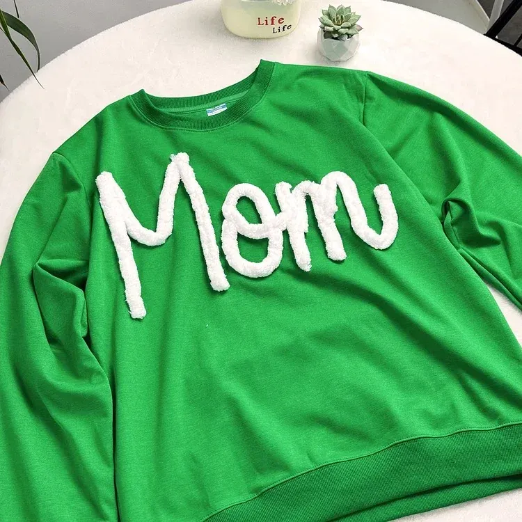 Cozy Chenille Sweatshirt – The Perfect Christmas Gift for Mom & Grandma 