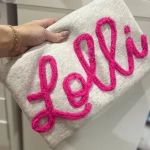 Cozy Chenille Sweatshirt – The Perfect Christmas Gift for Mom & Grandma 