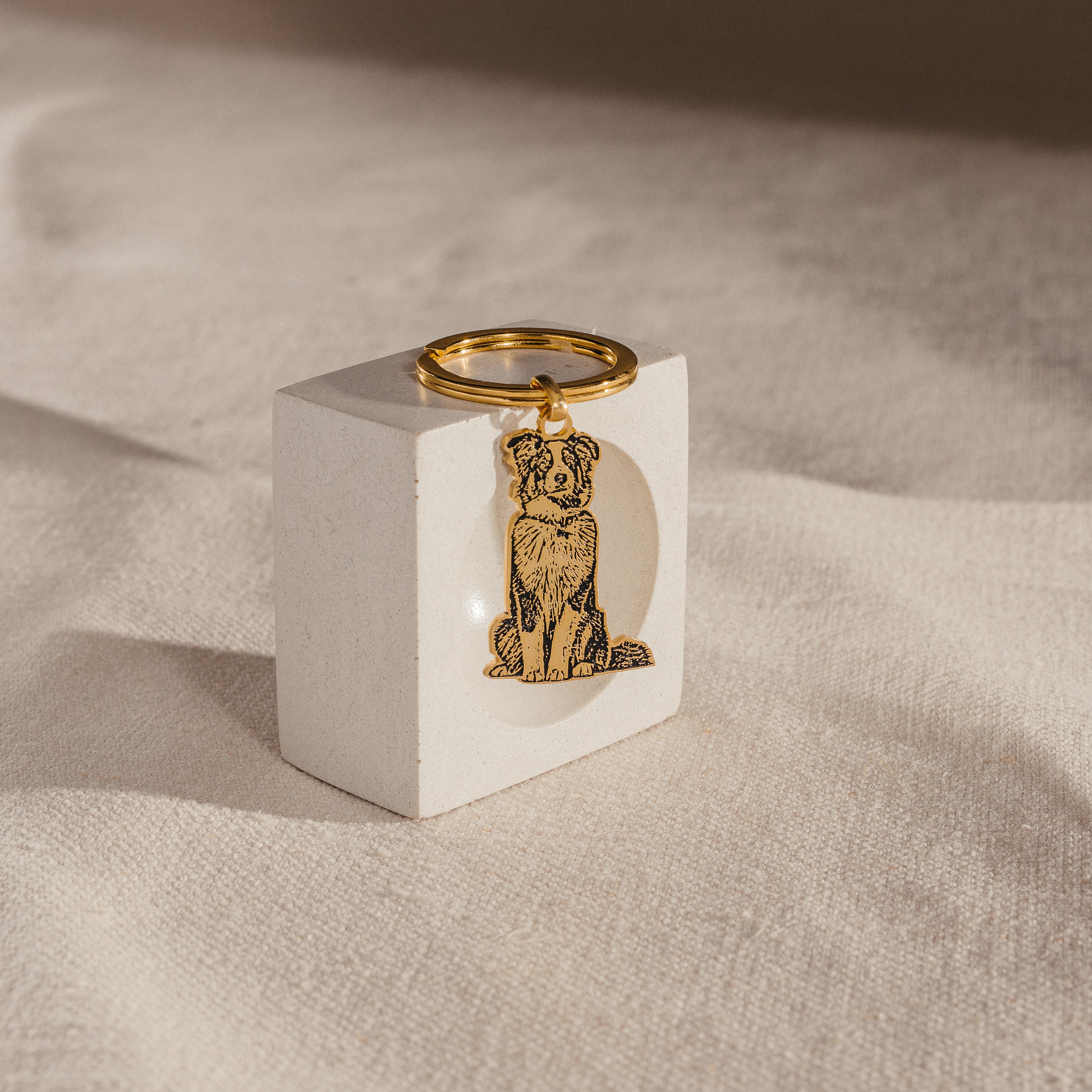 Engraved Pet Keychain - A Personalized Tribute to Your Furry Friend