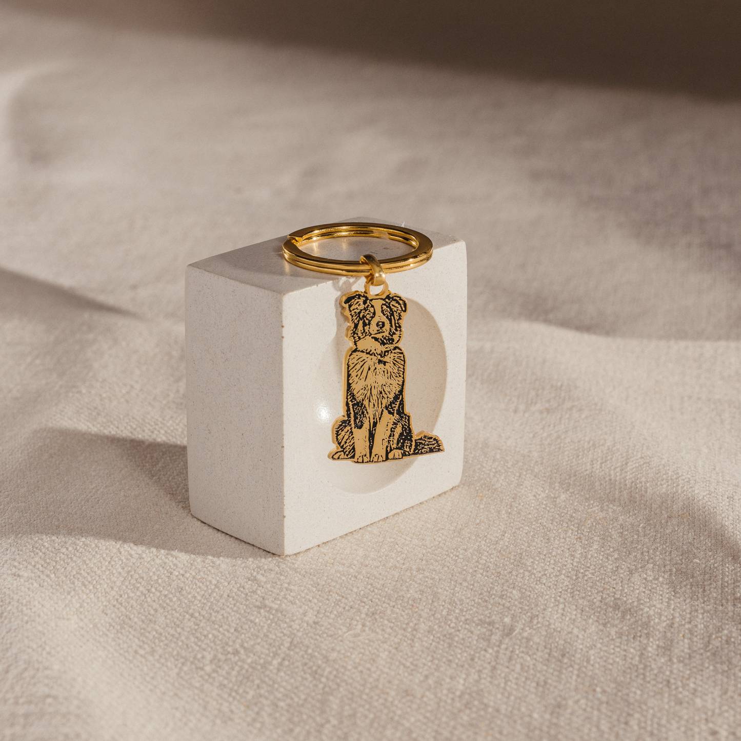 Engraved Pet Keychain - A Personalized Tribute to Your Furry Friend