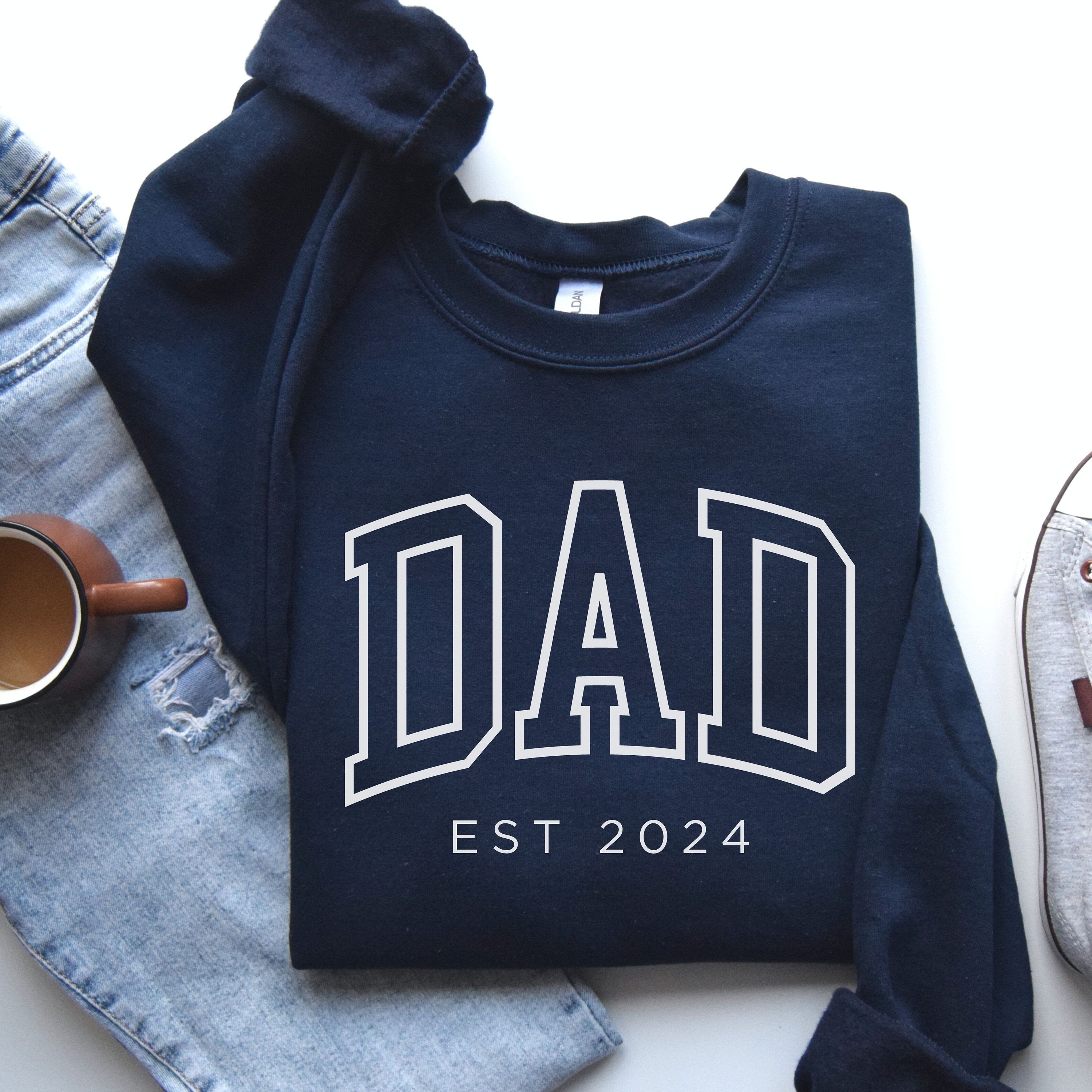 Personalized Dad Sweatshirt, Dad Est 2024 Hoodie, Custom Dad, Pregnancy Announcement for Dad, Gift for Dad, Father's Day Shirt, New Dad Gift