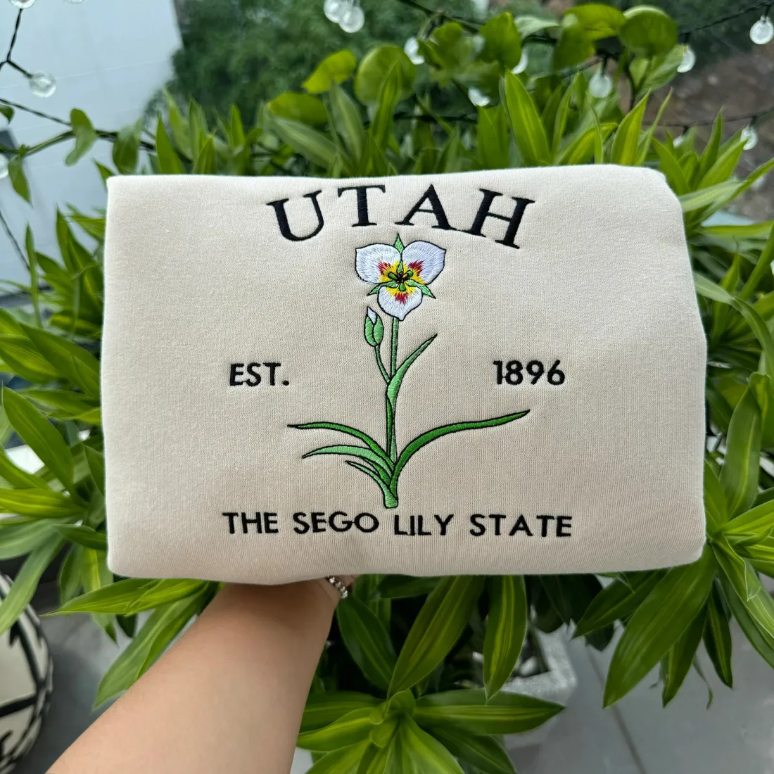 CUSTOM EMBROIDERED UTAH FLOWER SWEATSHIRT